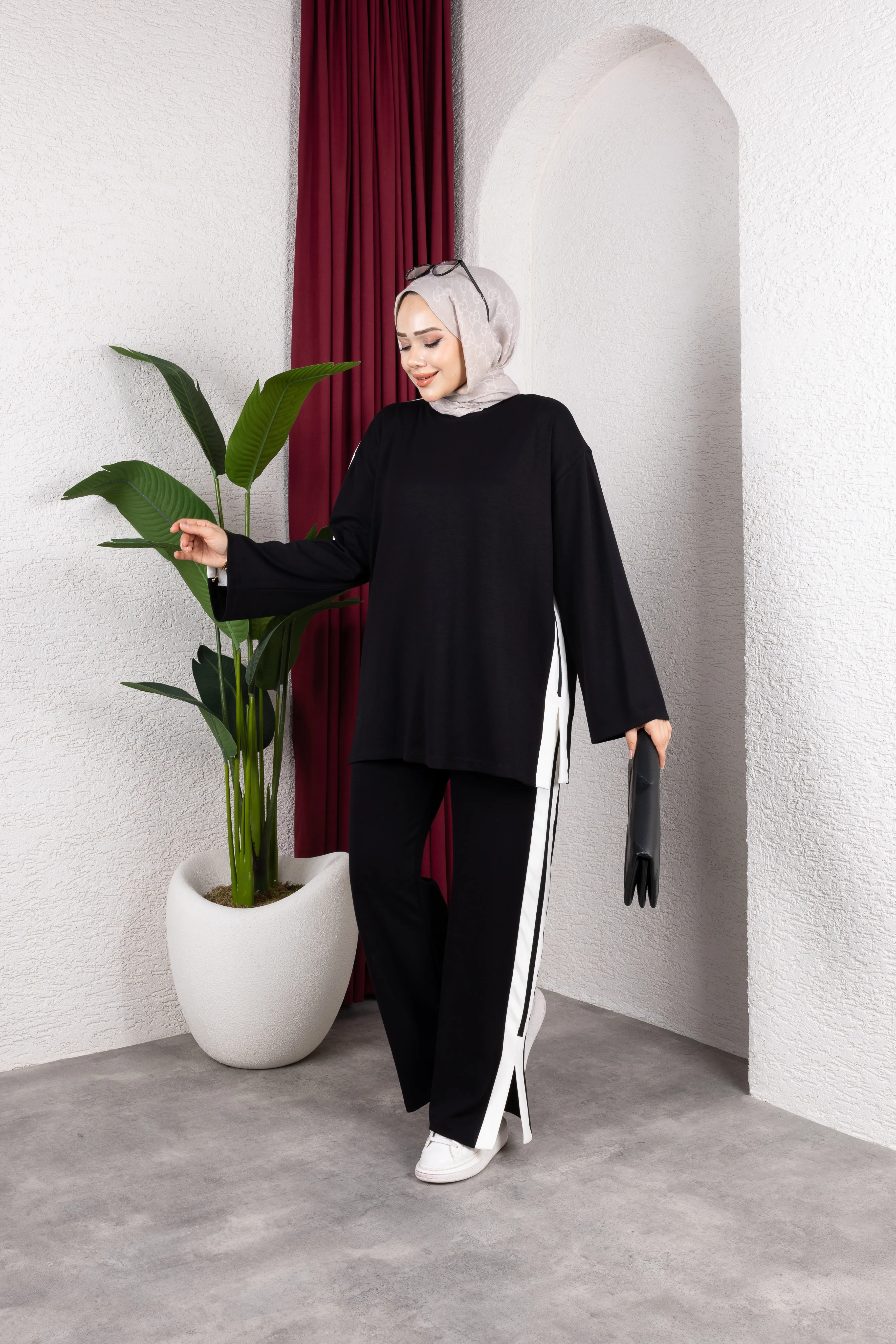 Aja Şerit Detaylı Takım Siyah 