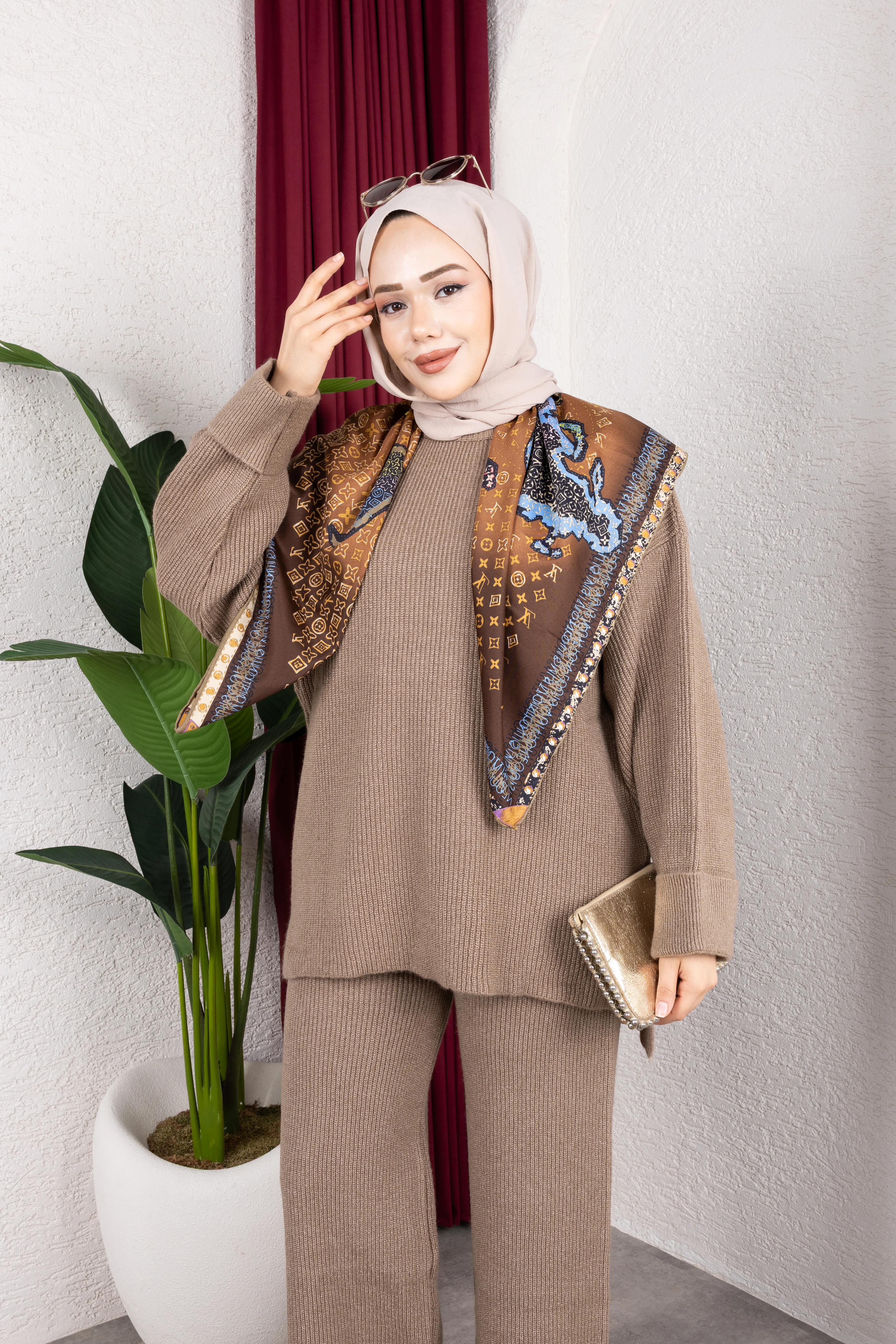 Sık Dokuma Pantolonlu Takım Bej