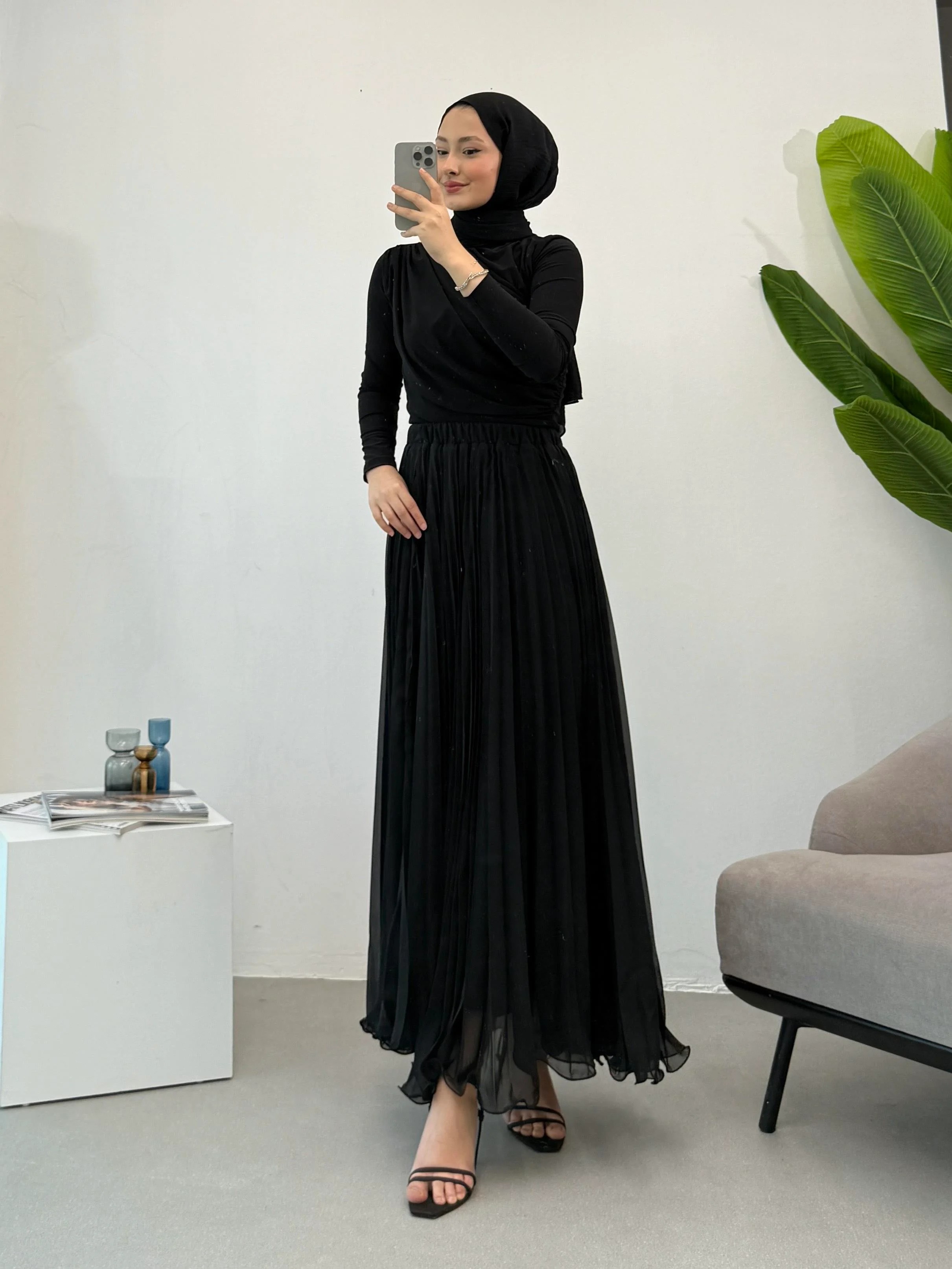 Hm Model Şifon Piliseli Etek - Siyah