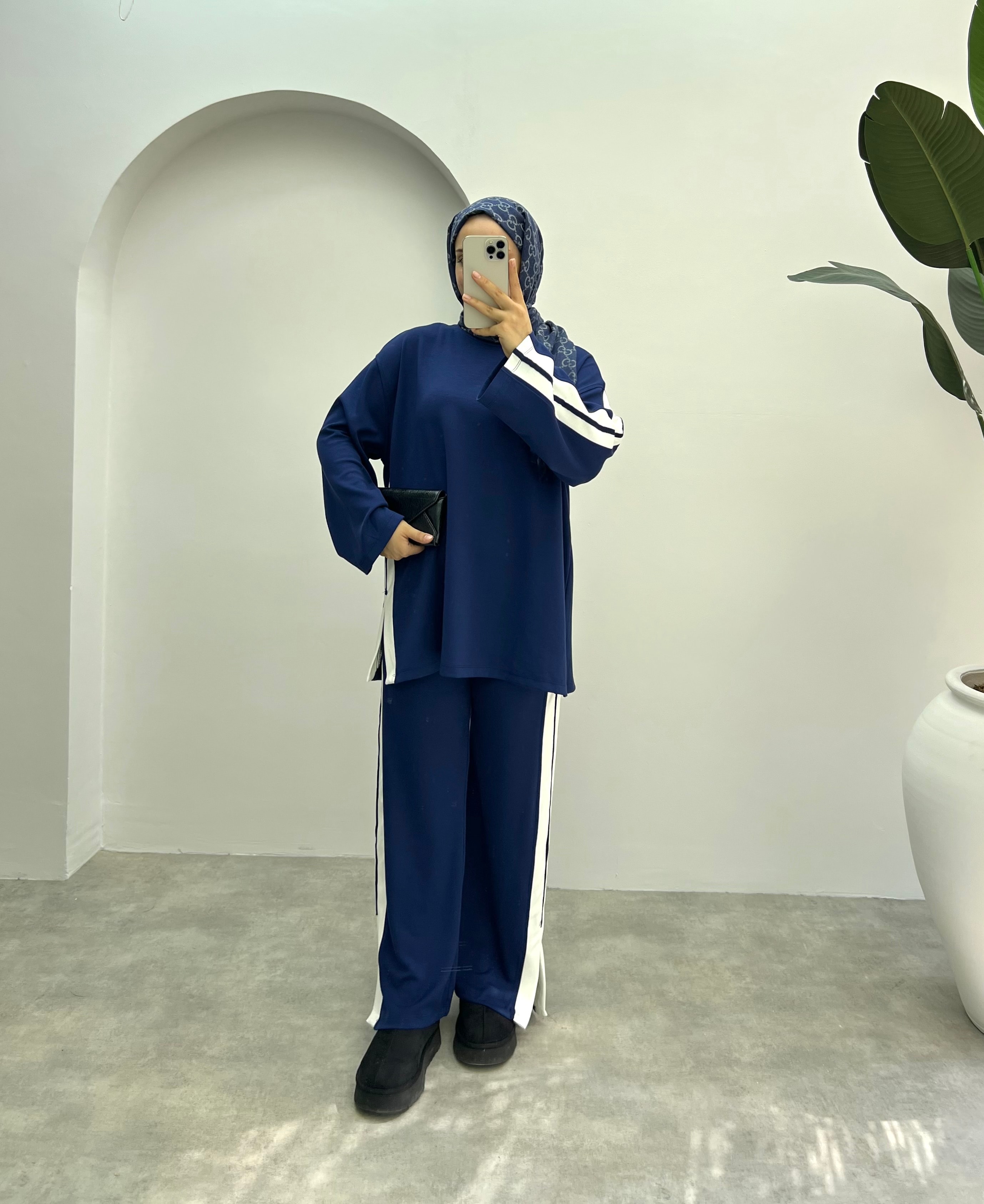 Şerit Detaylı Pantolonlu Takım Lacivert 