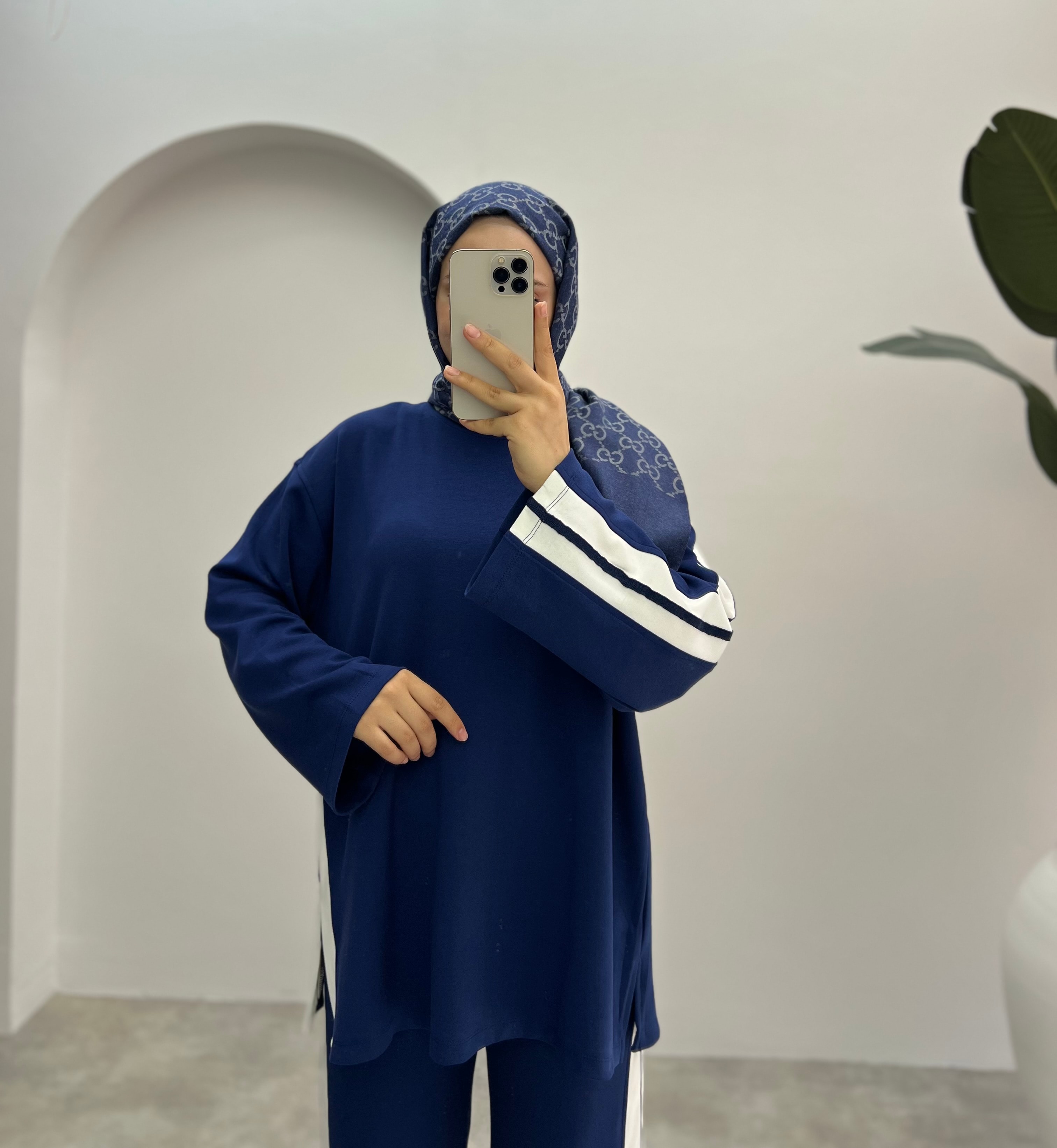 Şerit Detaylı Pantolonlu Takım Lacivert 