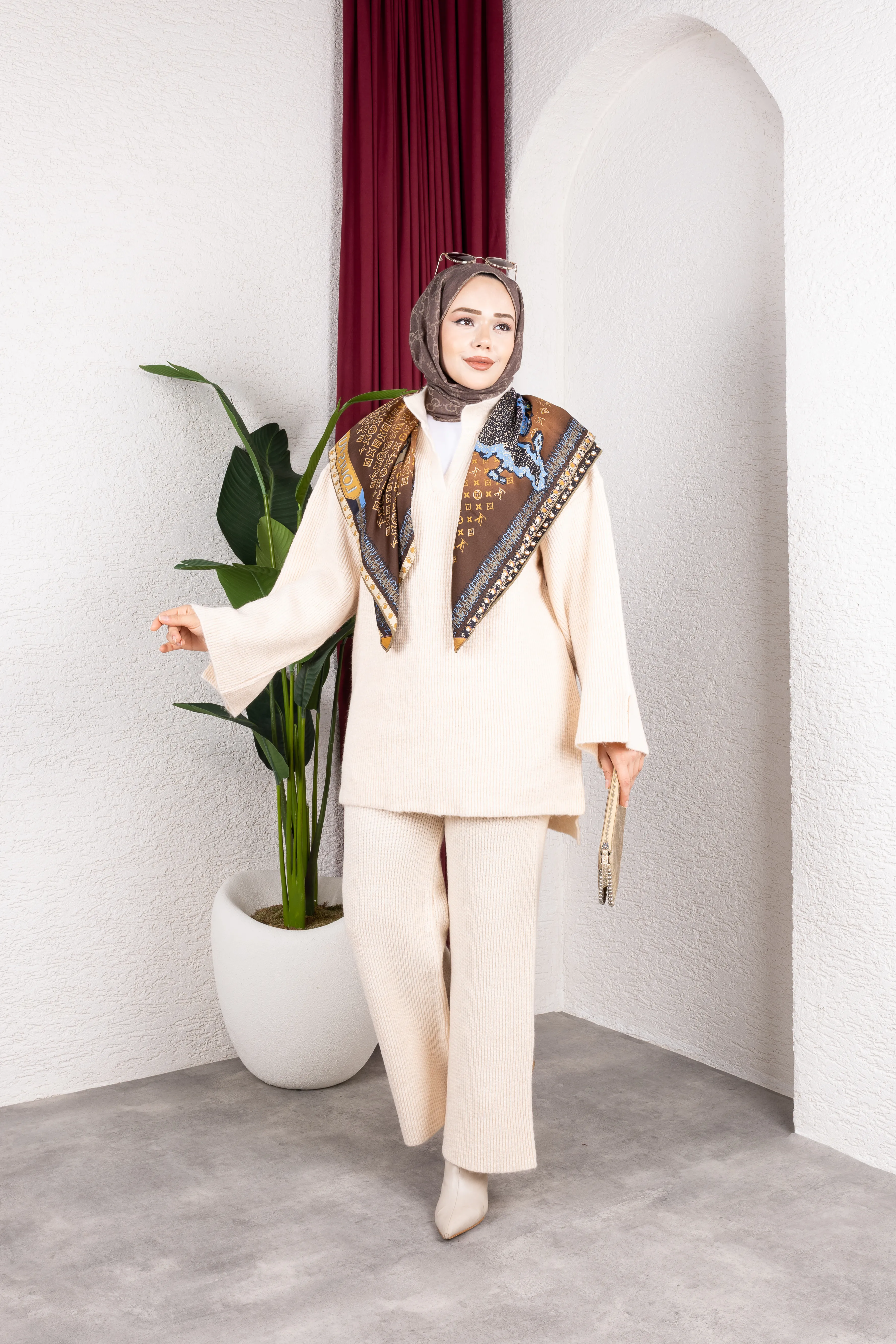 V Yaka Premıum Pantolonlu Takım Bej