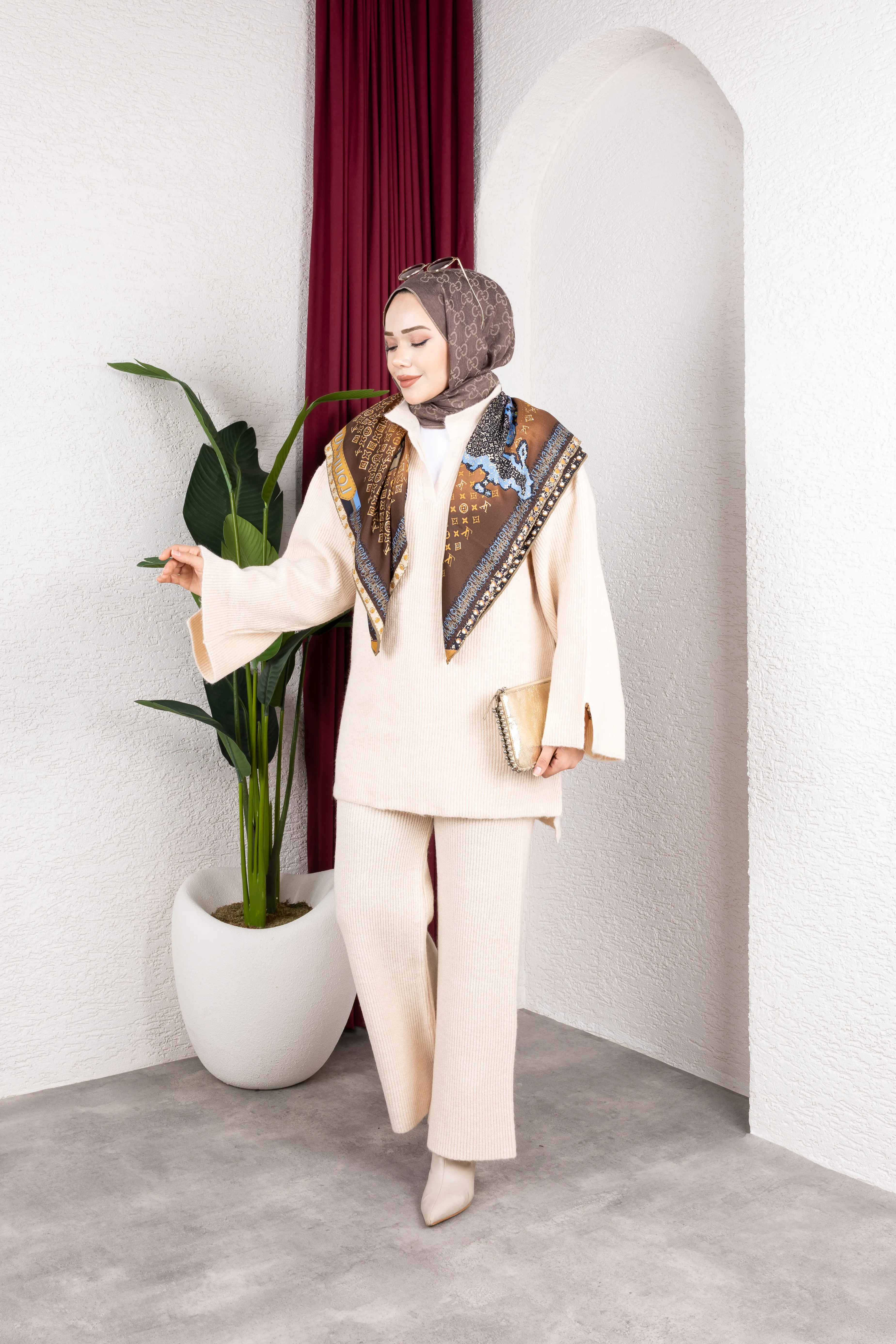 V Yaka Premıum Pantolonlu Takım Bej