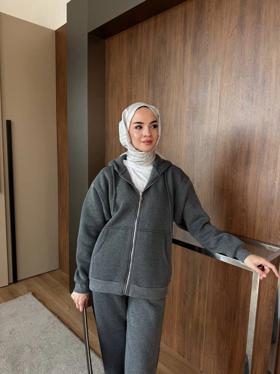 Üç İplik Fermuarlı Pantolonlu Takım Antrasit