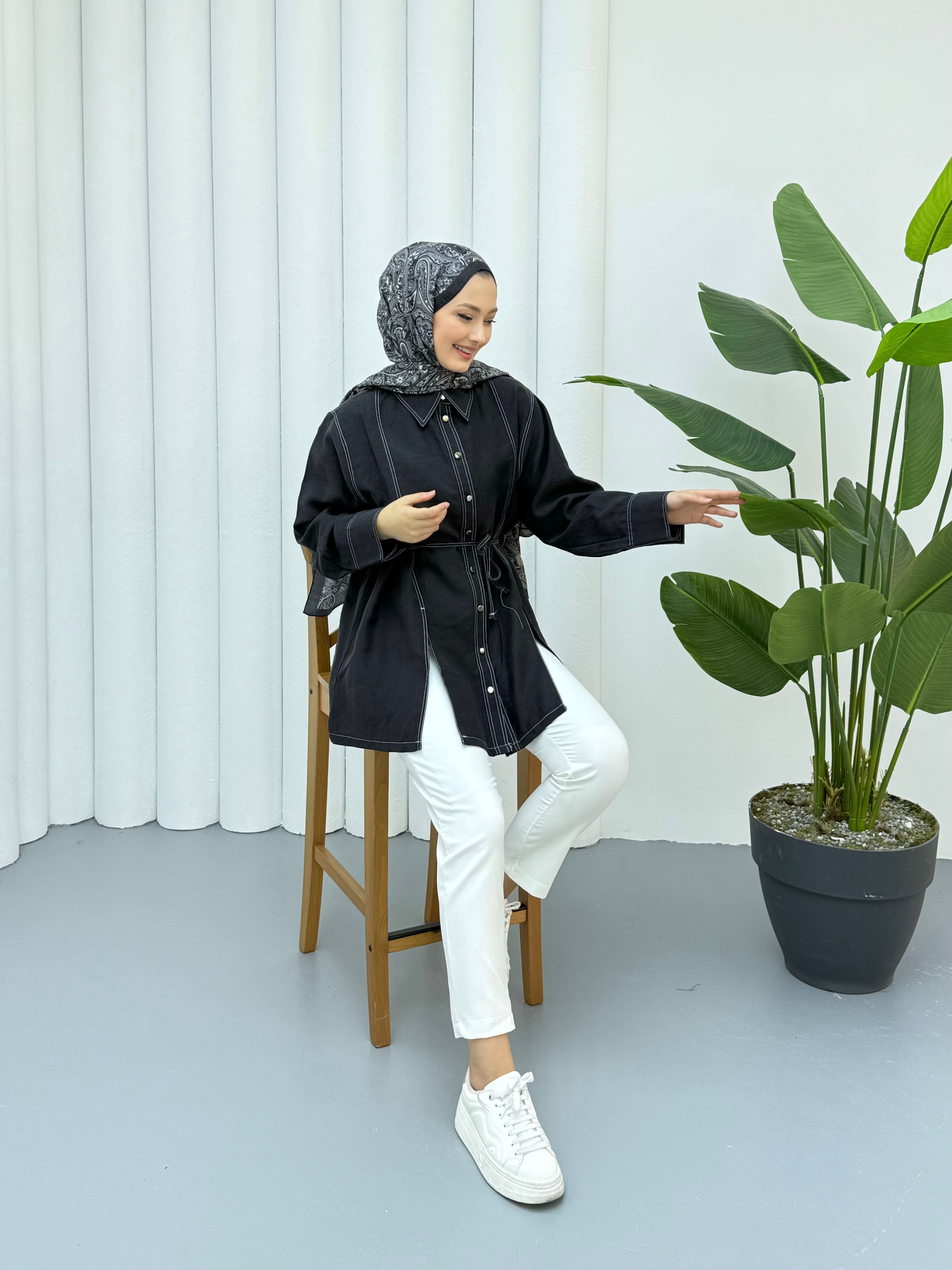 Gardenya Çift Dikiş Detaylı Gömlek - Siyah