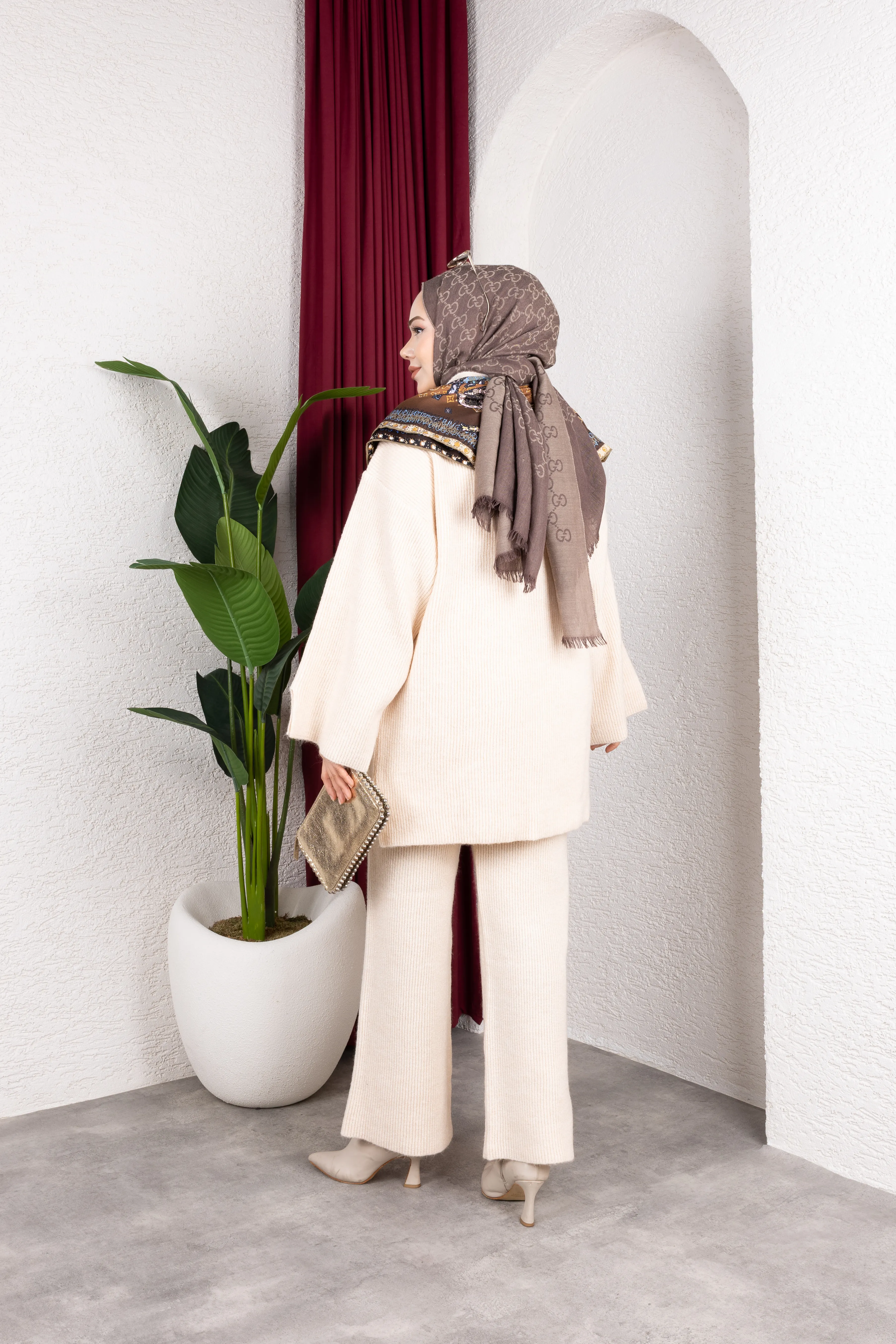 V Yaka Premıum Pantolonlu Takım Bej