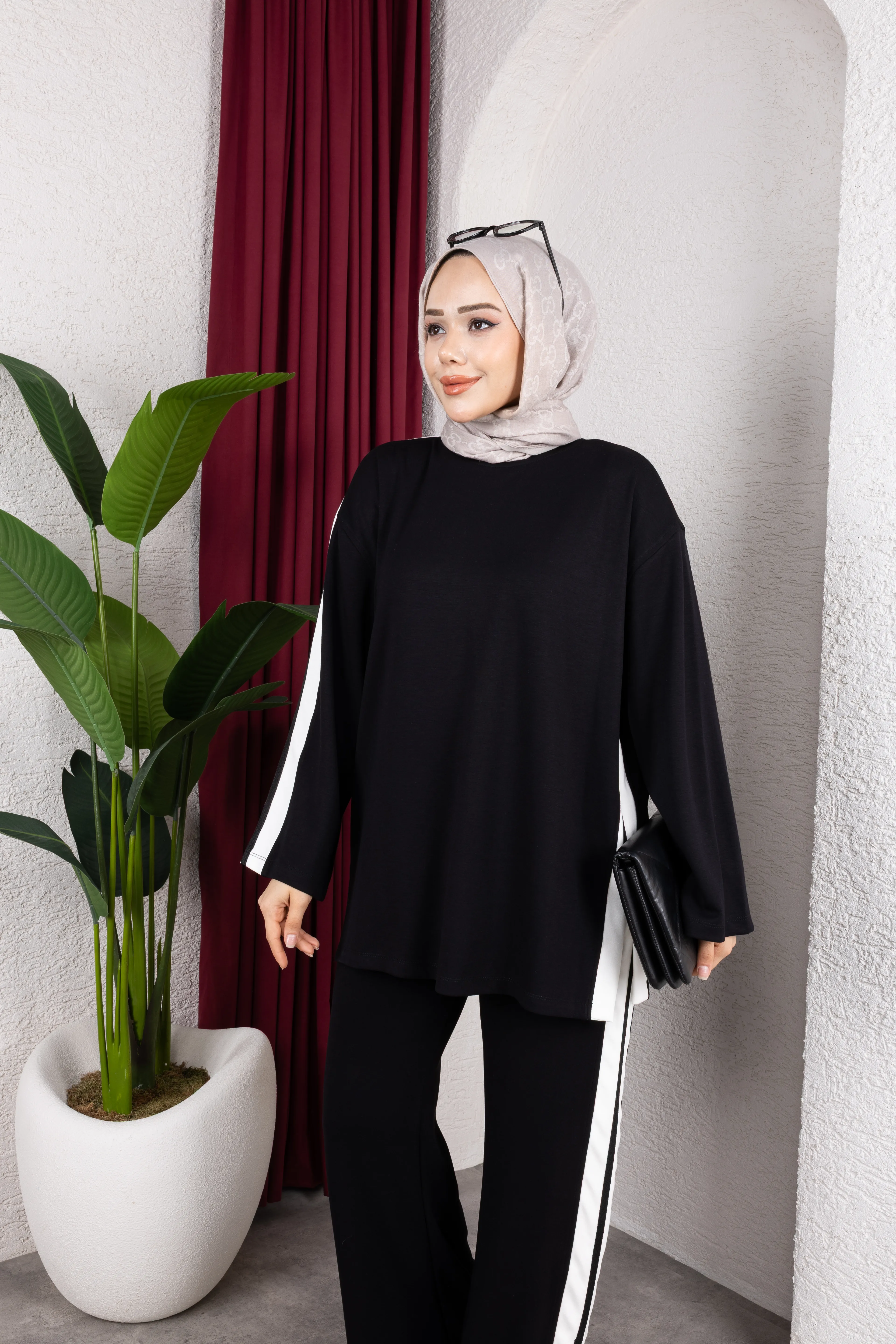 Aja Şerit Detaylı Takım Siyah 