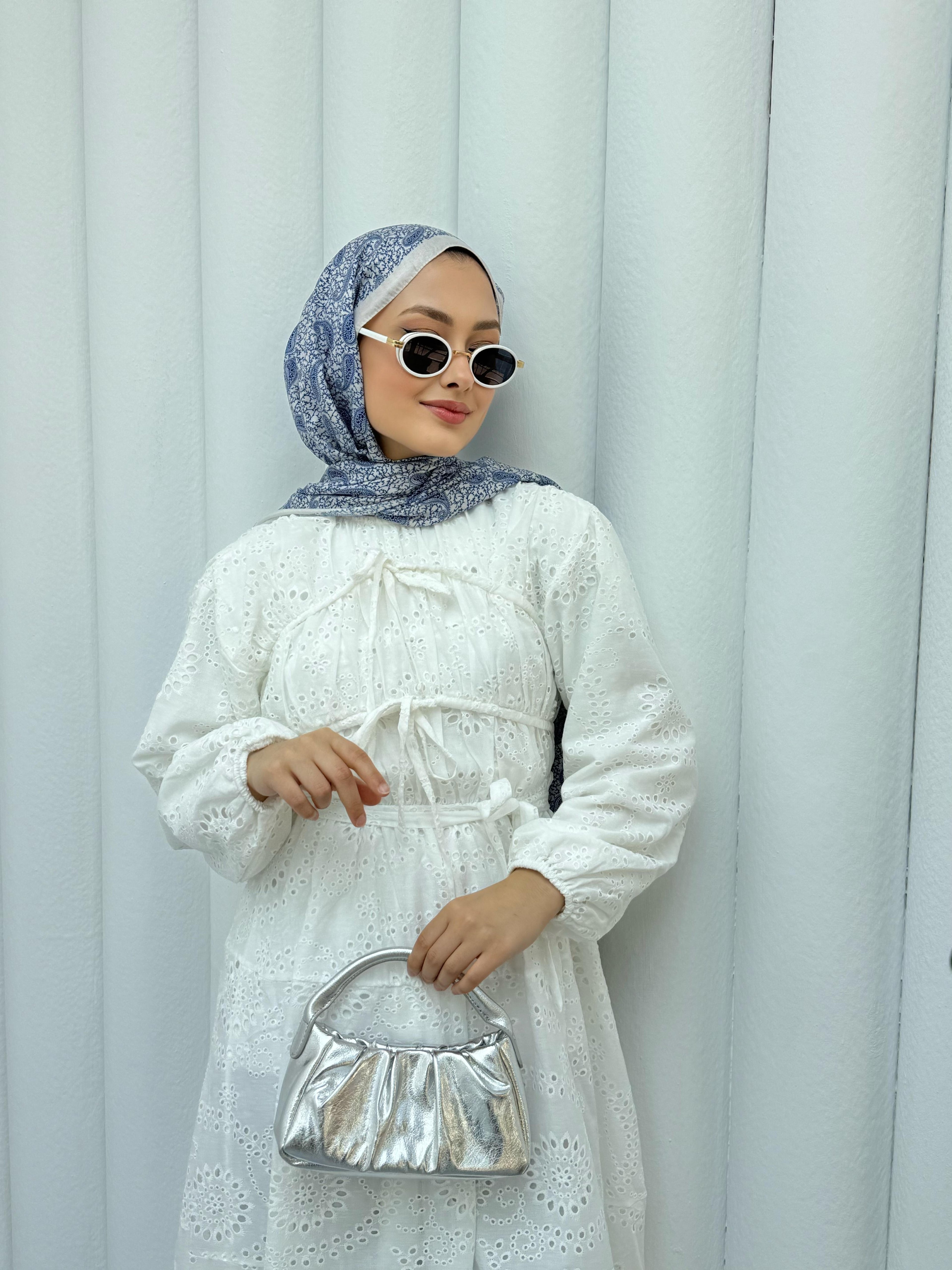 Önden Bağlama Detaylı Beyaz Petit Brode Elbise