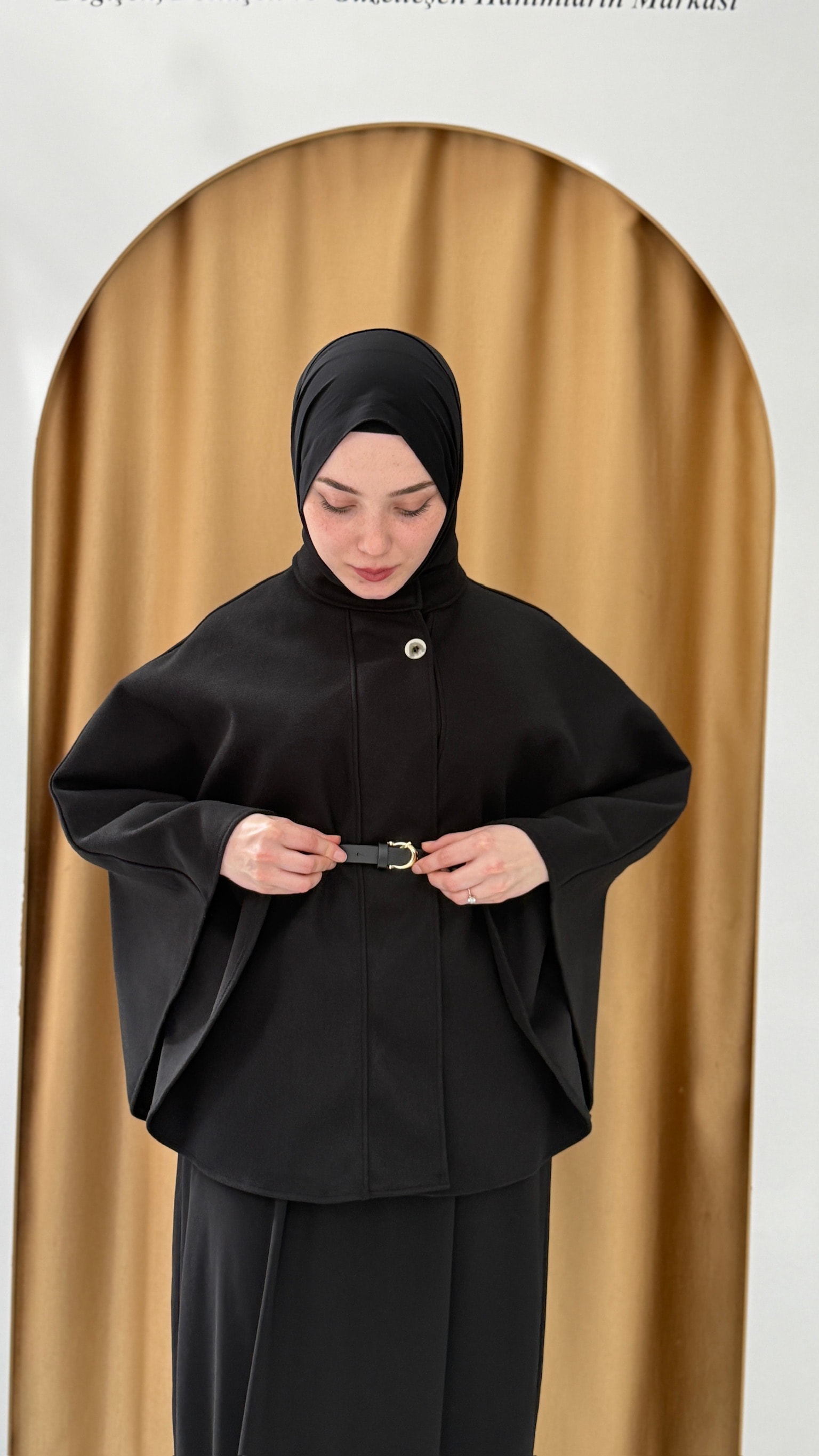 KEMERLİ KAŞE SİYAH PANÇO