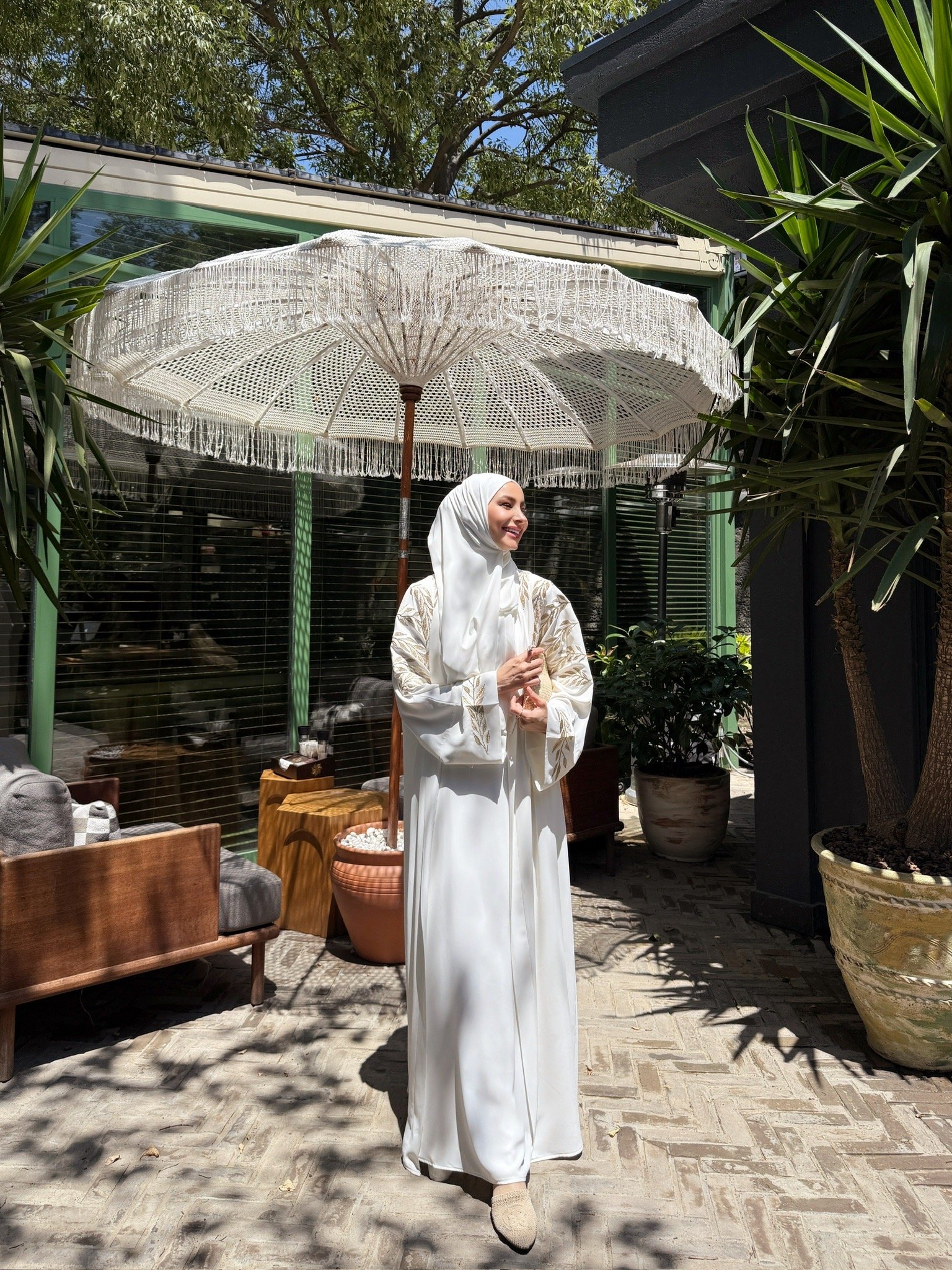 GOLD NAKIŞLI ABAYA EKRU 