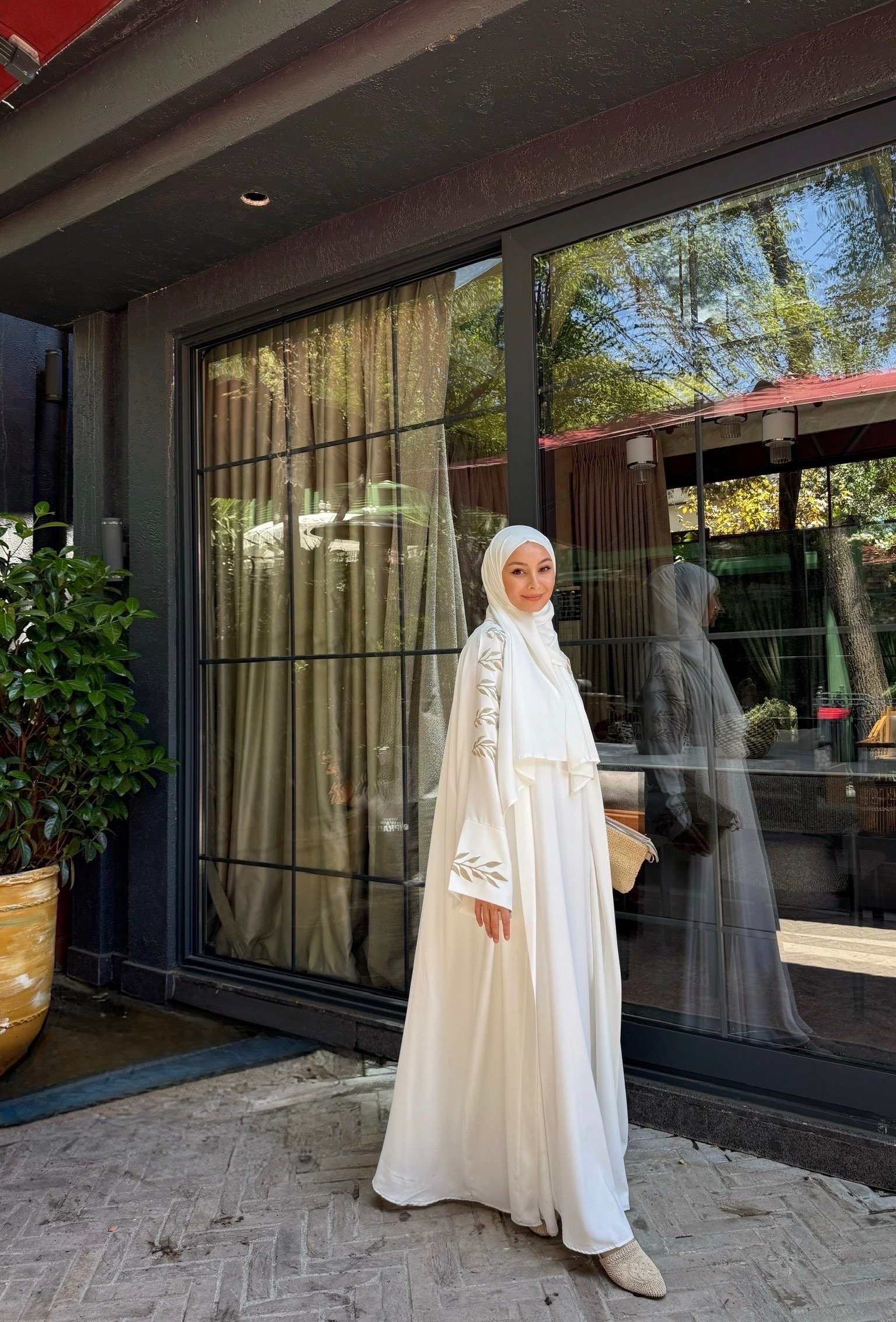 GOLD NAKIŞLI ABAYA EKRU 