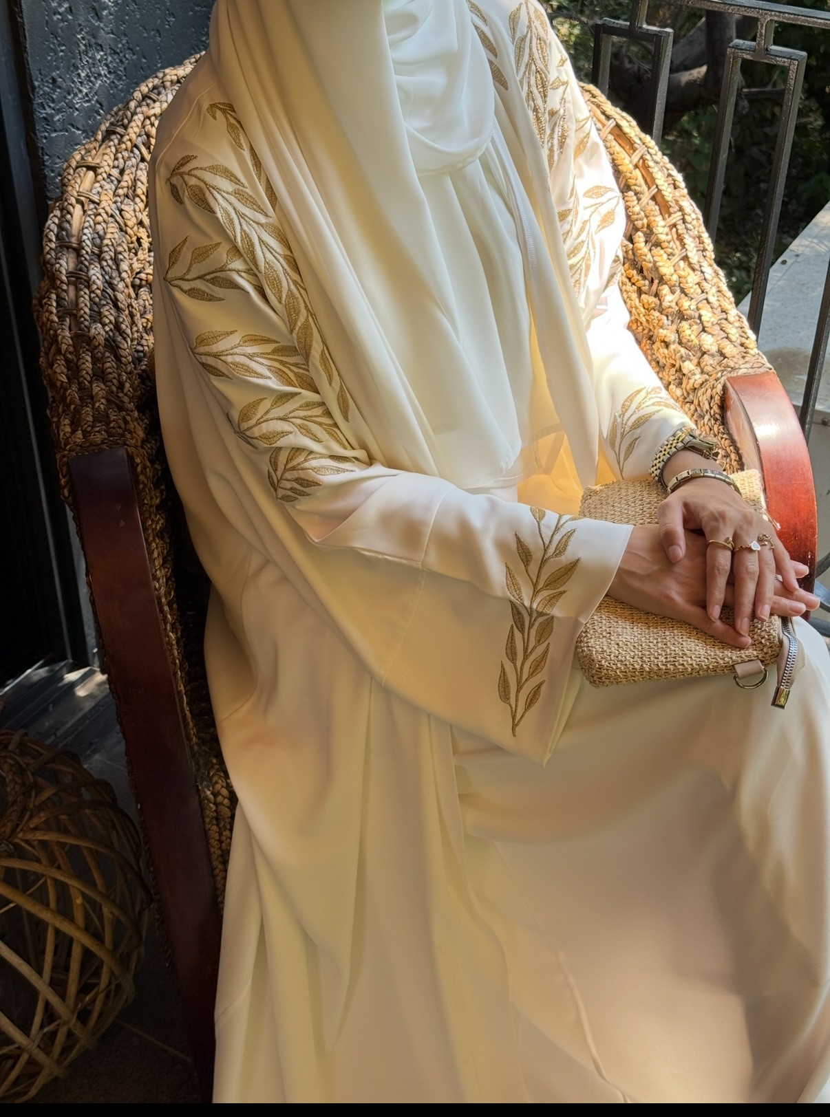 GOLD NAKIŞLI ABAYA EKRU 