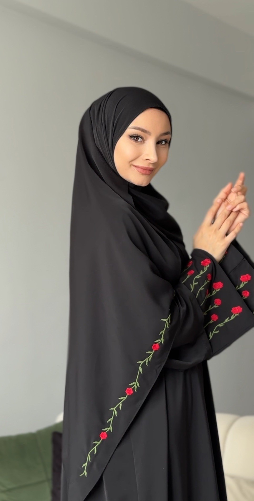 ZARİF ABAYA KIRMIZI GÜL 