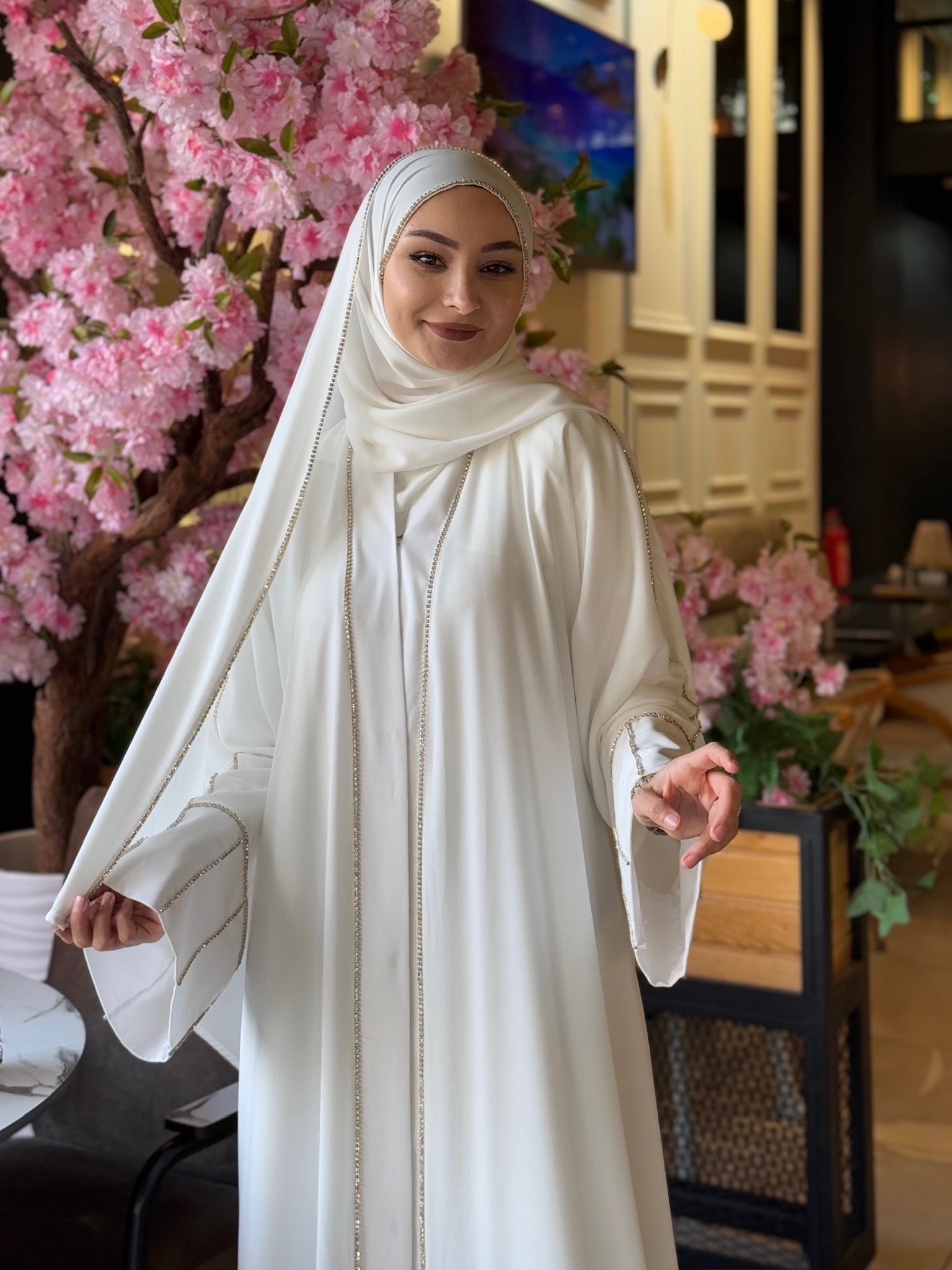 PARLA SWAROVSKİ TAŞLI ABAYA EKRU