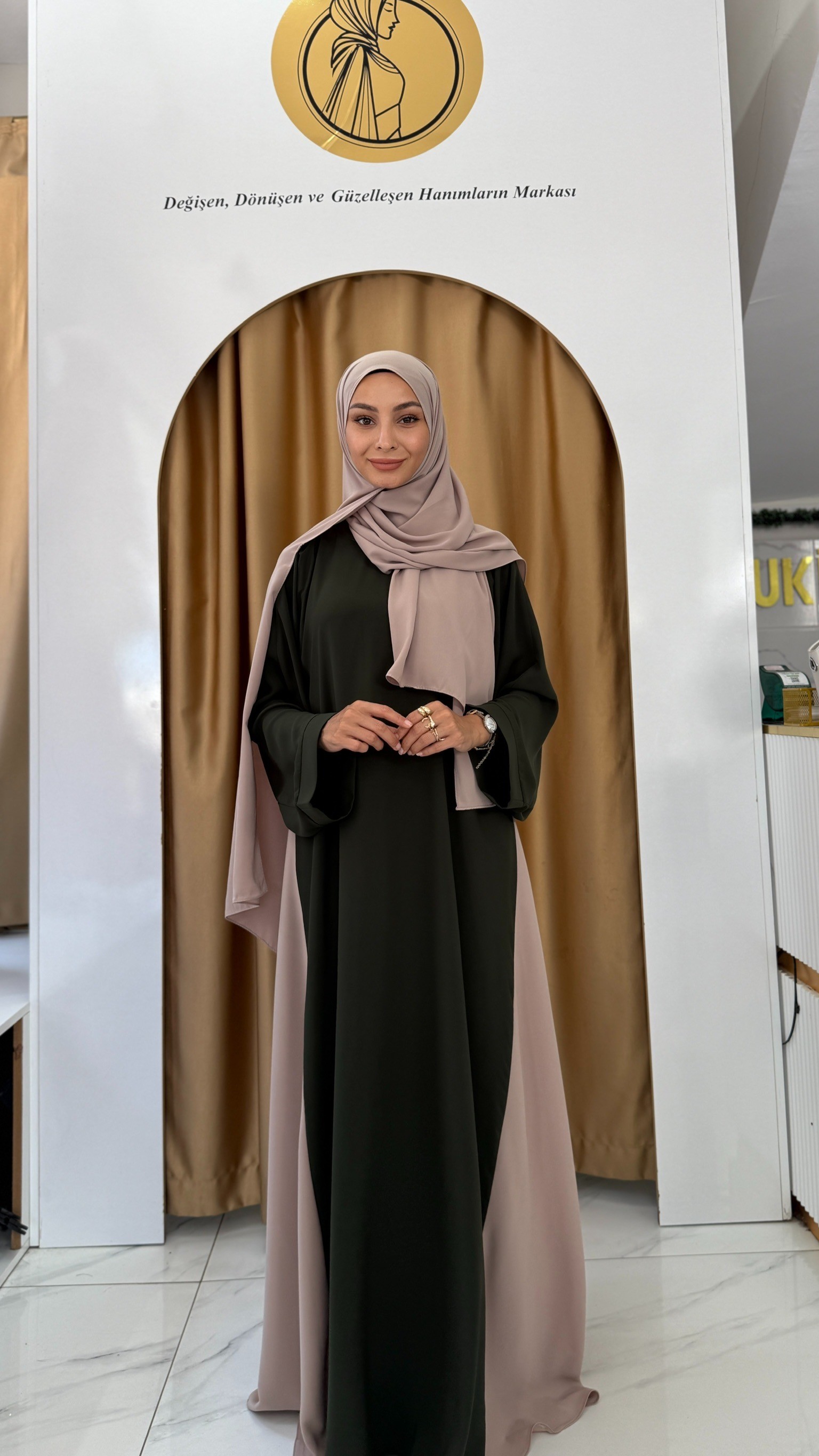 NİSA ABAYA HAKİ YEŞİLİ