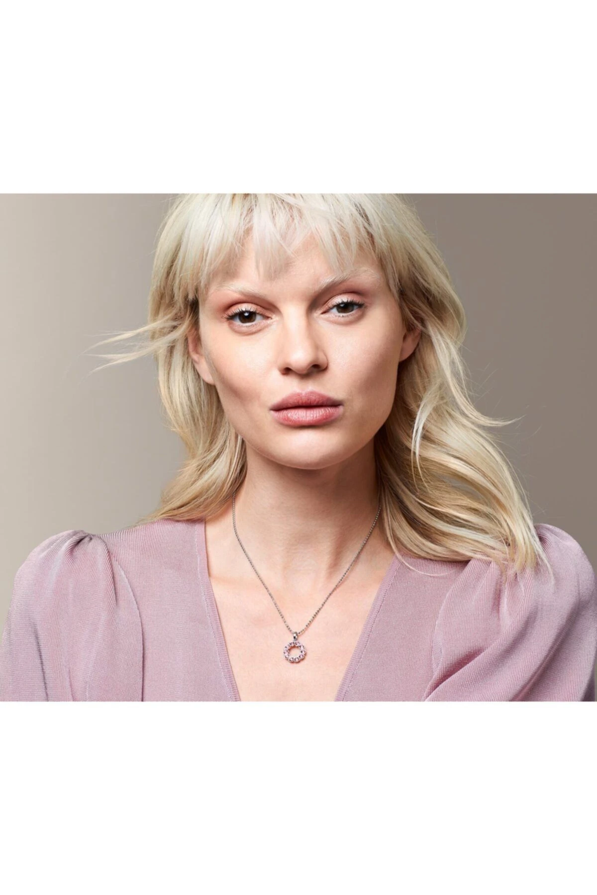 Kristalleriyle Süslenmiş Kolye