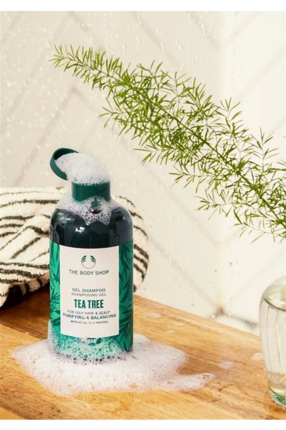 Çay Ağacı Tea Tree Yağlı Saçlara Özel Arındırıcı Ve Dengeleyici Jel Şampuan 250 ml