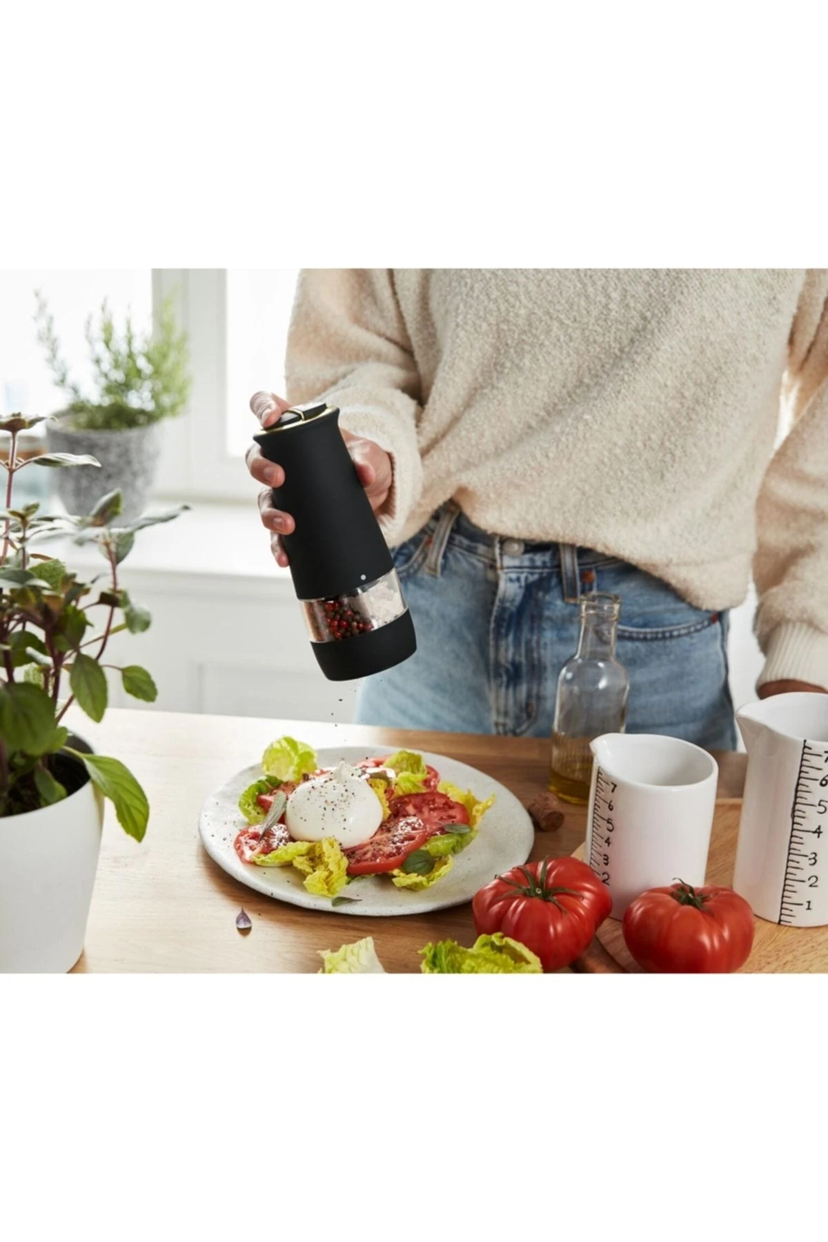 2'si 1 Arada: Elektrikli Tuz Ve Karabiber Değirmeni