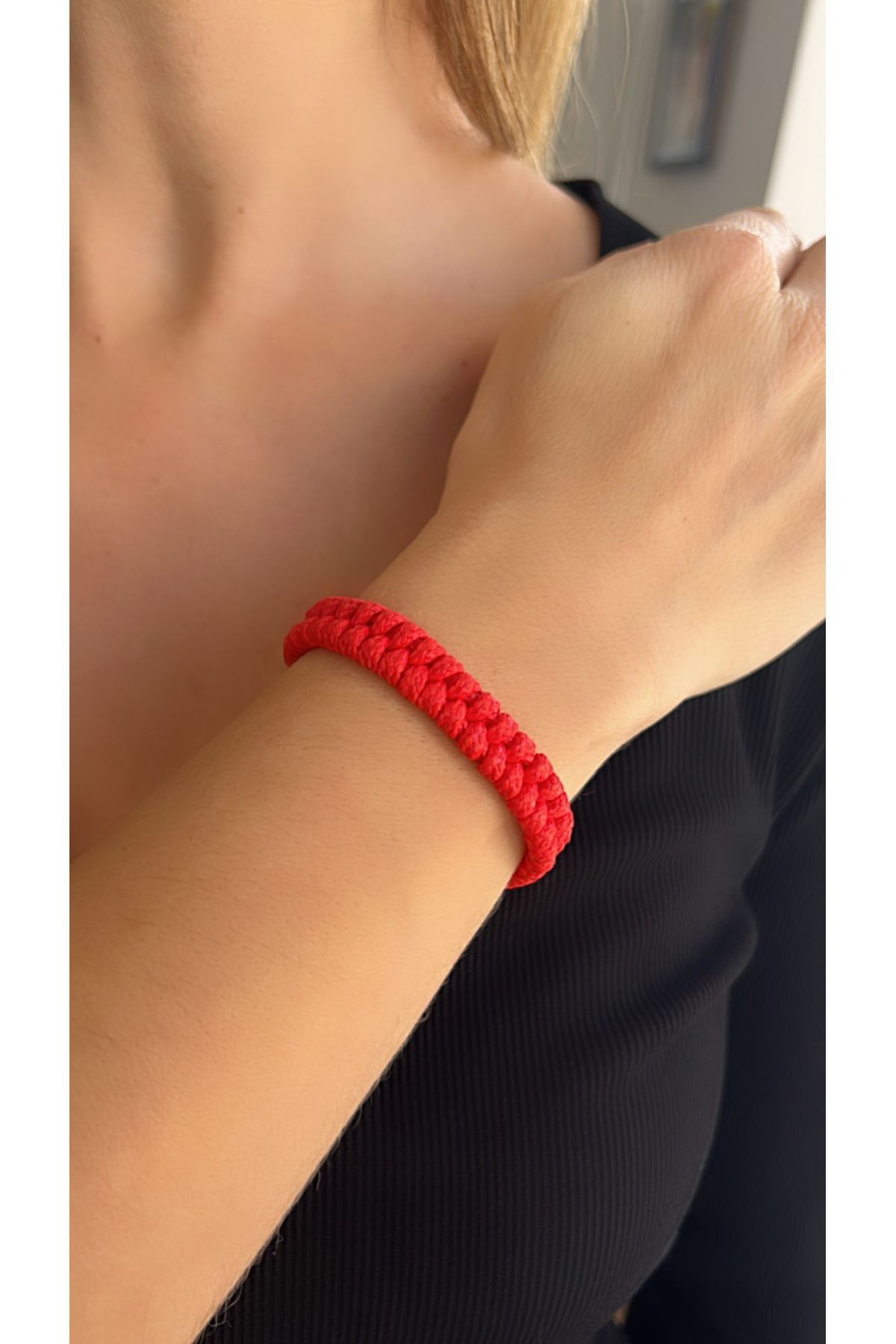 Herringbone Knitted Women's Sports Bracelet - Red