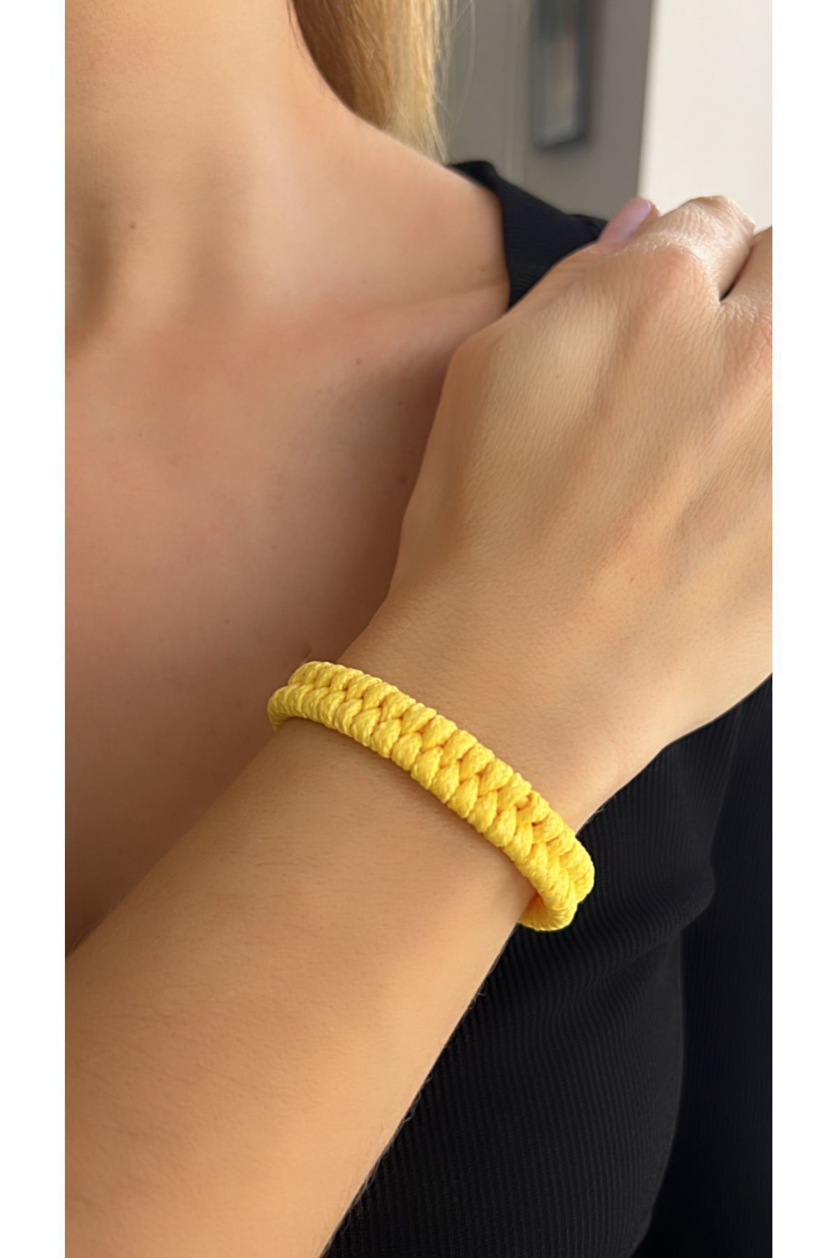 Herringbone Knitted Women's Sports Bracelet - Yellow