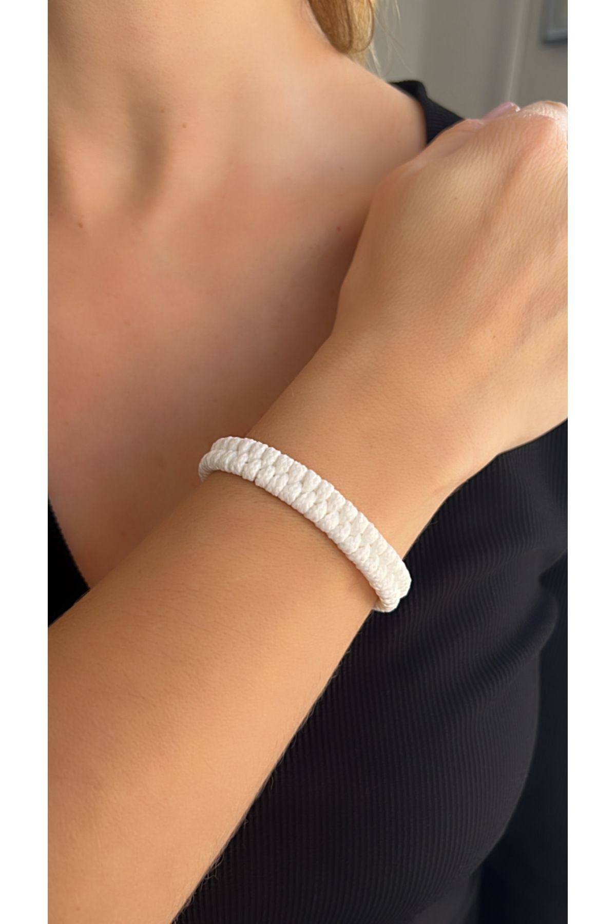 Herringbone Knitted Women's Sports Bracelet - White