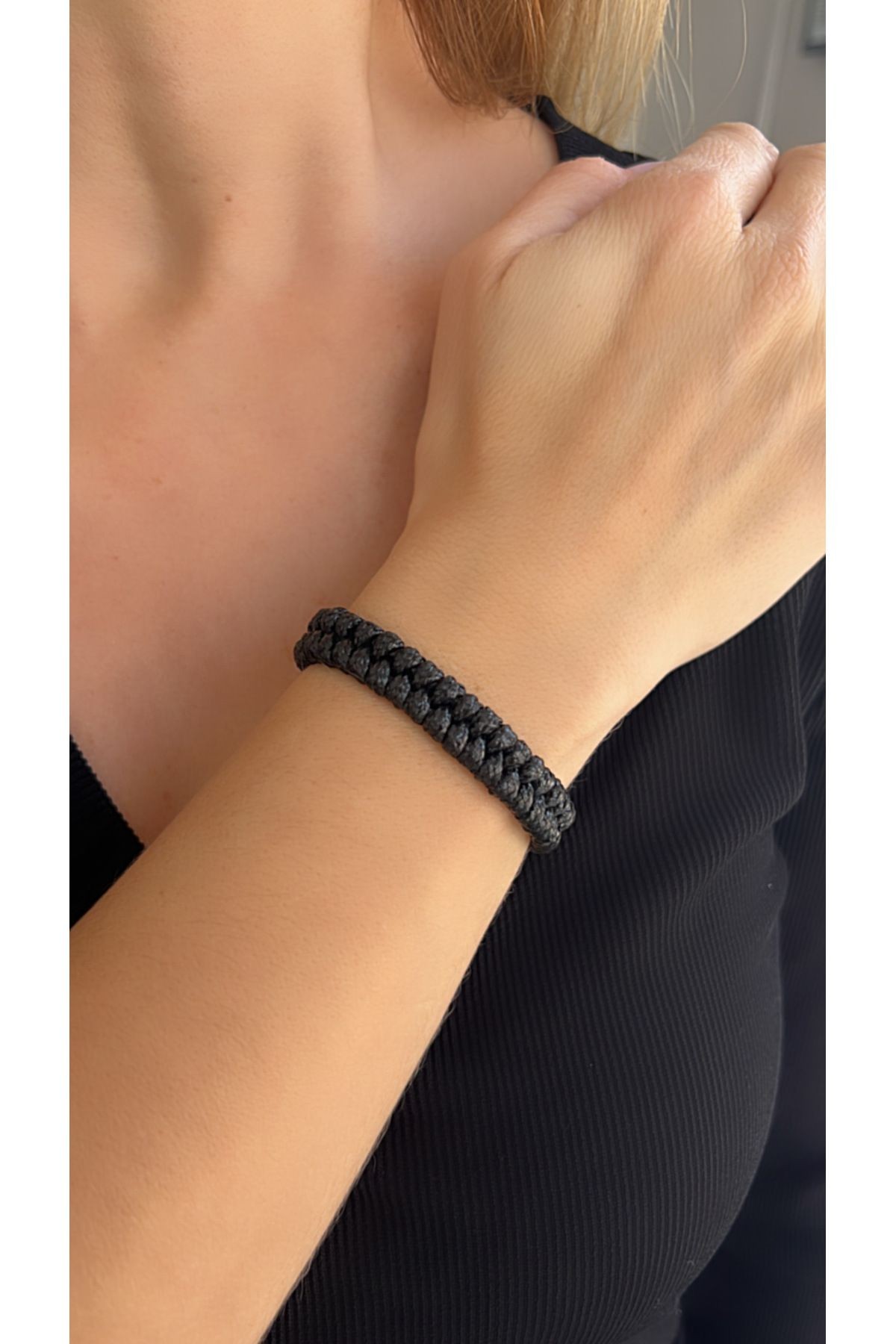 Herringbone Knitted Women's Sports Bracelet - Black