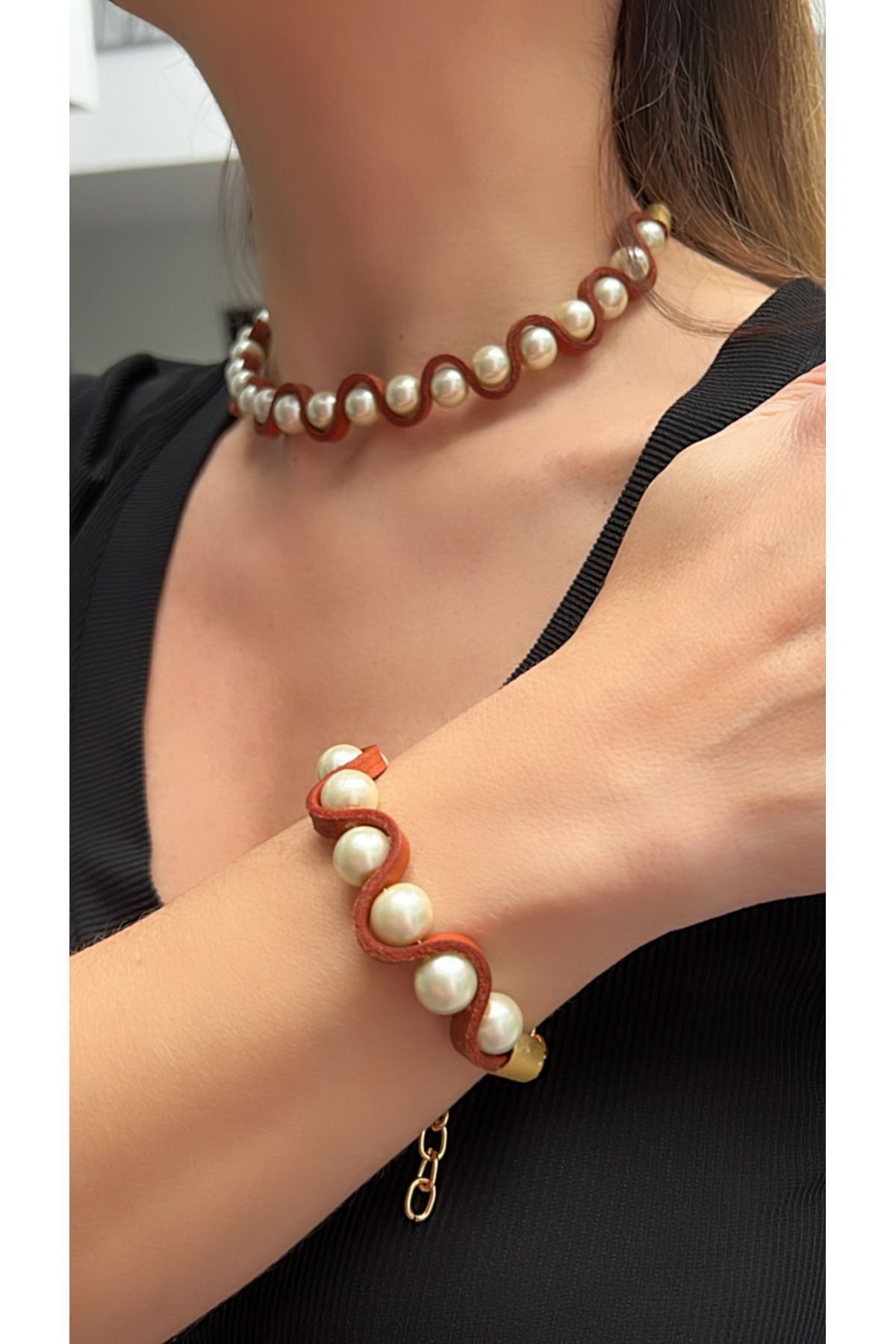 Şık Deri Ve Inci Choker Kolye Bileklik Seti