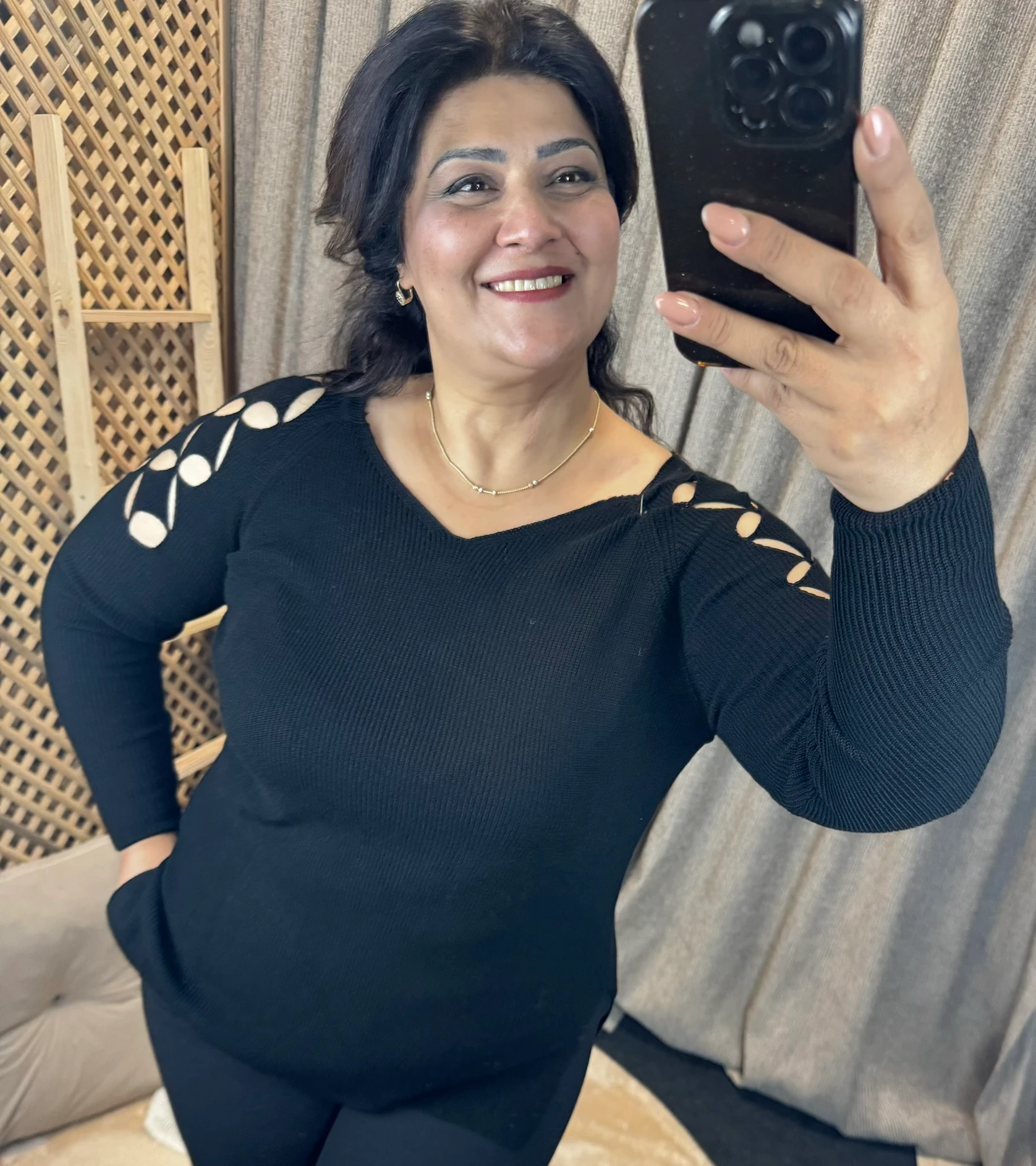 Kazak Omuz Baklava V Yaka Siyah