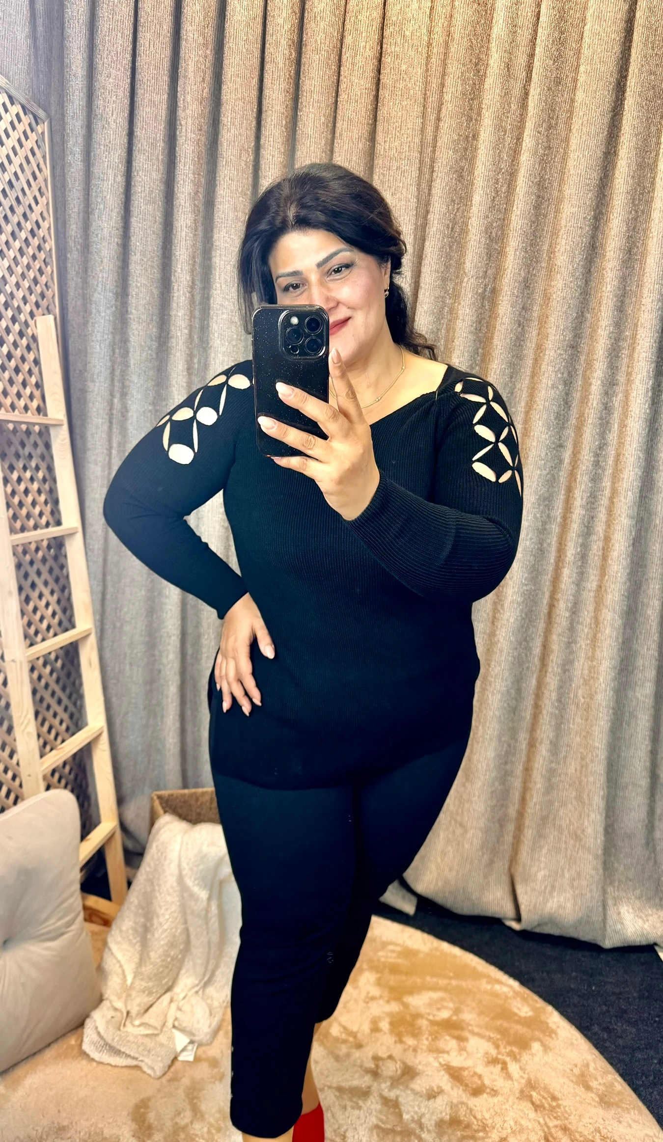 Kazak Omuz Baklava V Yaka Siyah