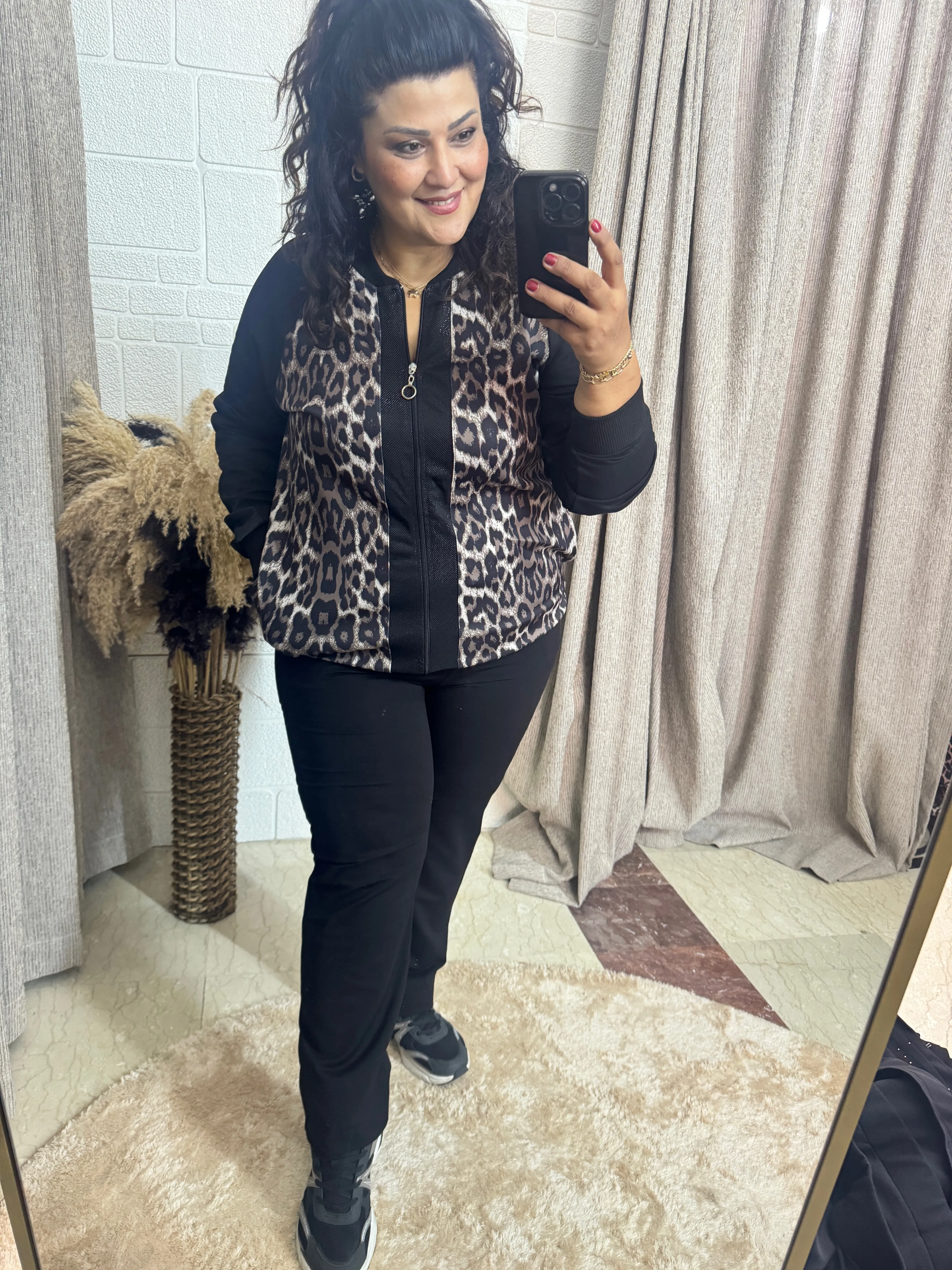 Leoparlı Kol Detaylı Eşofman Takımı