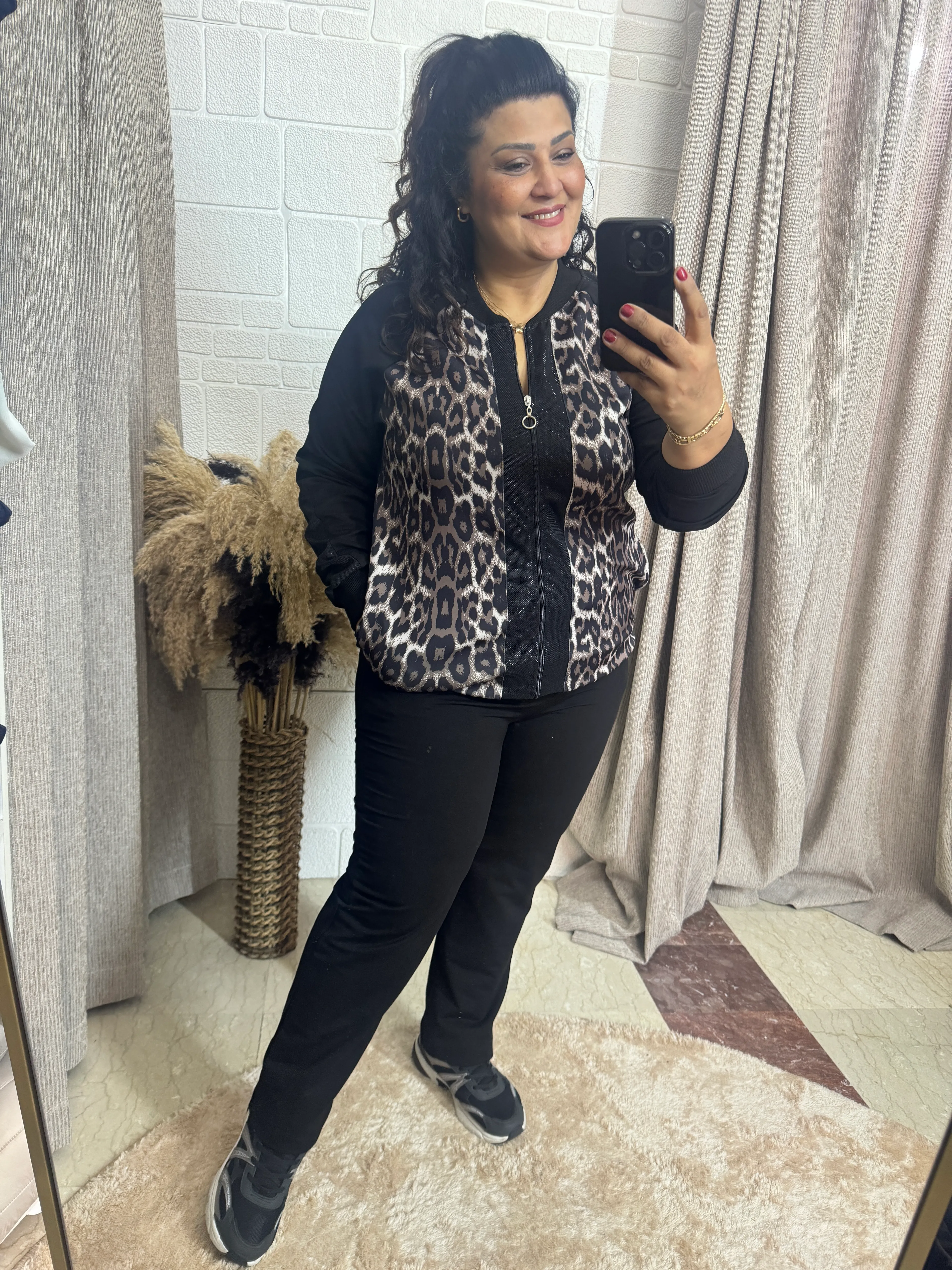 Leoparlı Kol Detaylı Eşofman Takımı