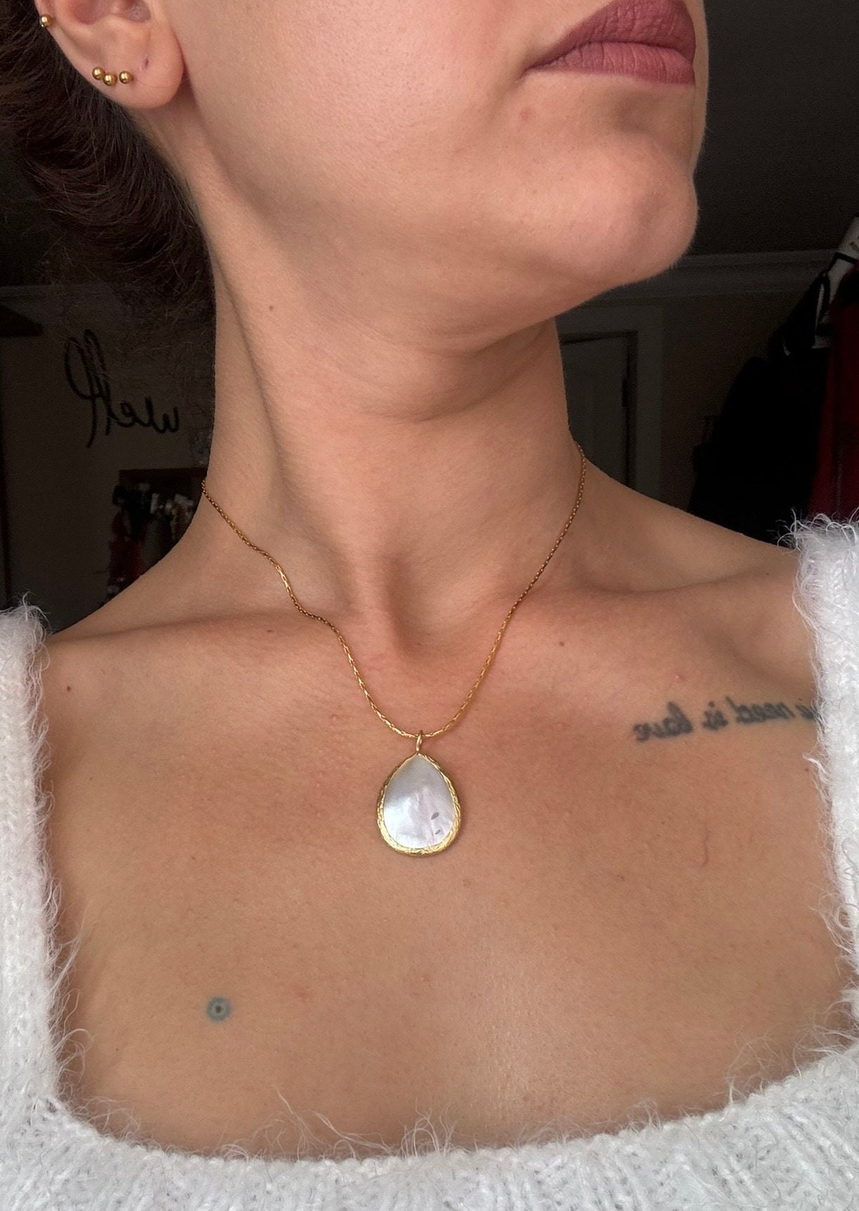 NEW ! Conch Pearl Necklace, Elegant Chain Pearl Gold Necklace
