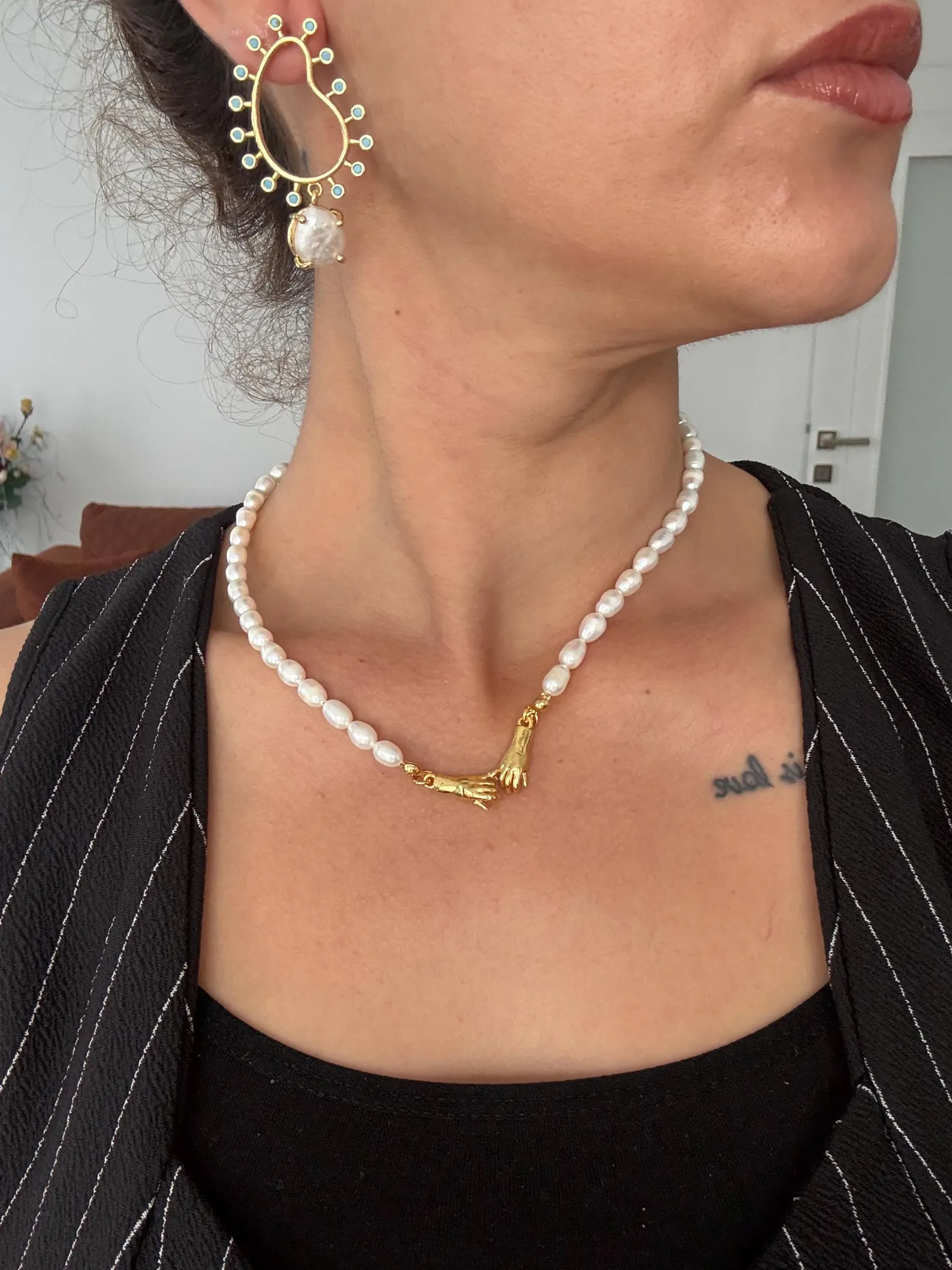 Zamansız Zirkon Taşlı İnci Küpeler