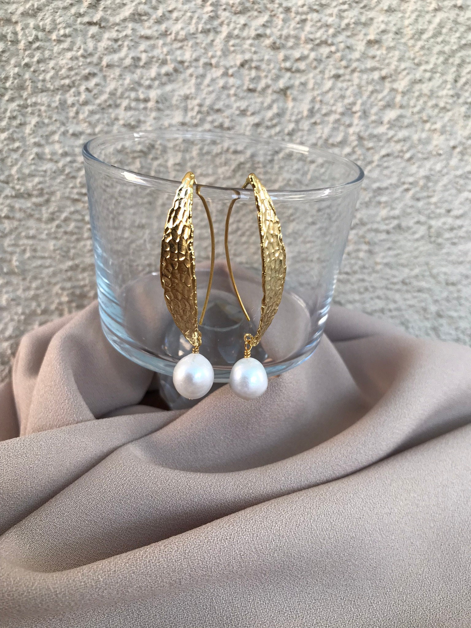 Yaprak Tepelik İnci Küpe