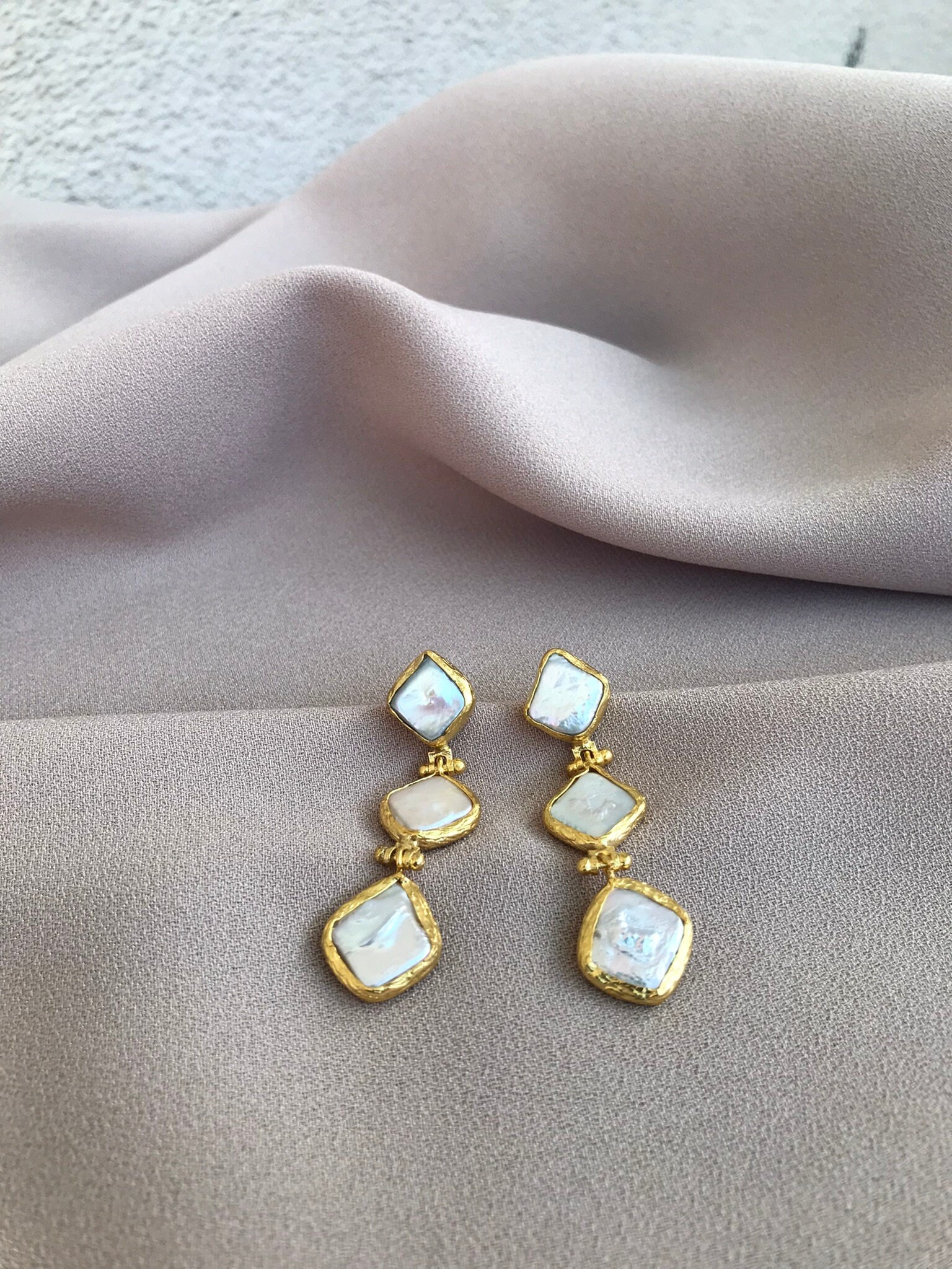 Üçlü Kare İnci Küpe