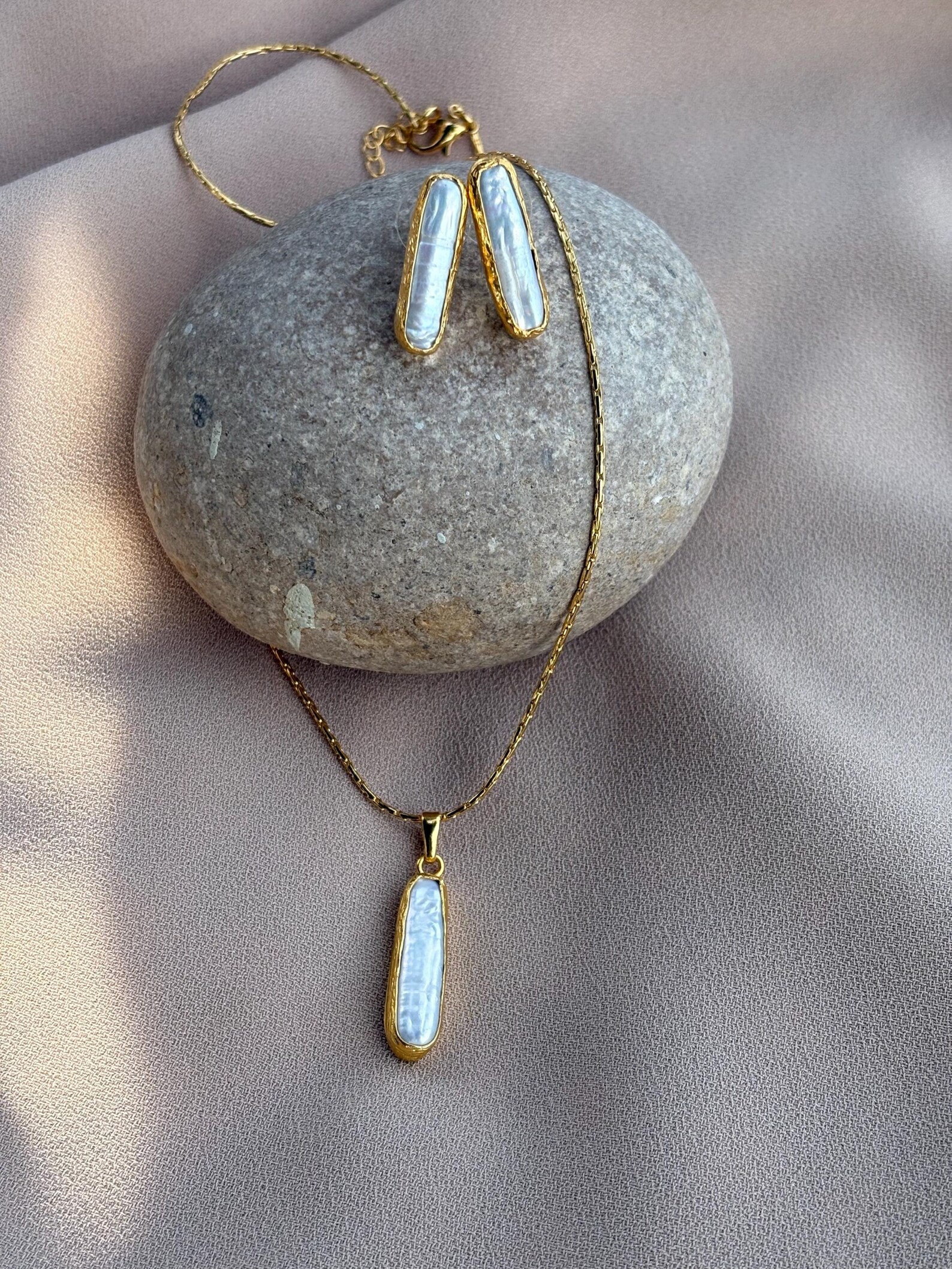 Sakız İnci Kare Zincir Kolye