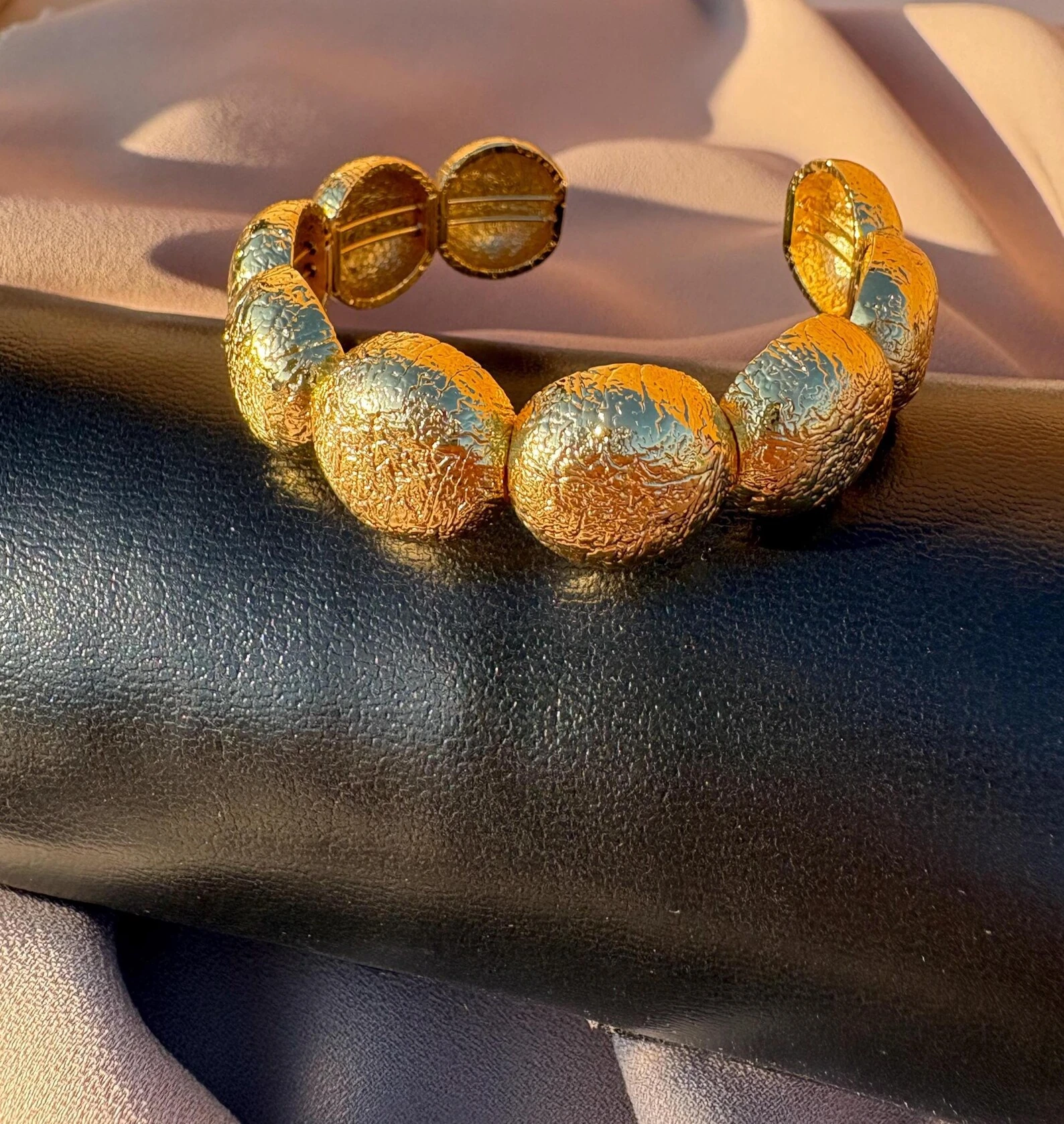 İki Çeşit Yuvarlak Döküm Manşet Bilezik