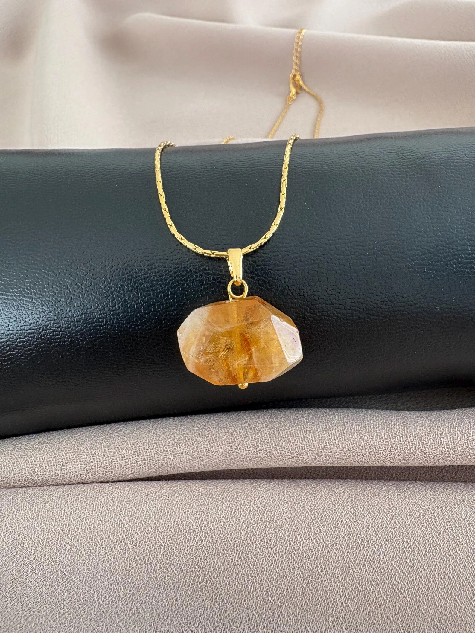  Doğal Sitrin Taşlı Kare Zincir Kolyeler