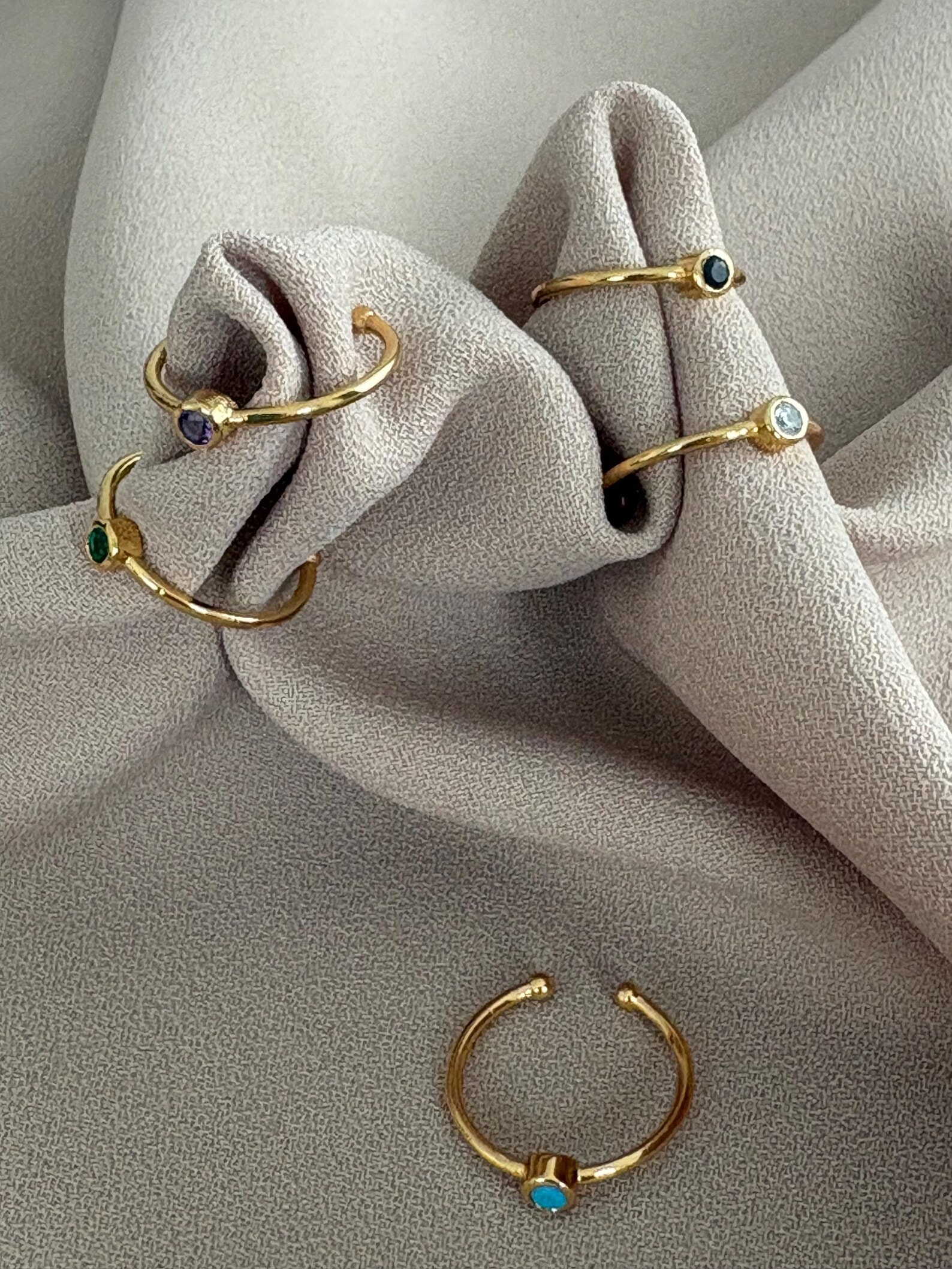 Zirkon Yuvarlak Tek Taş Yüzük