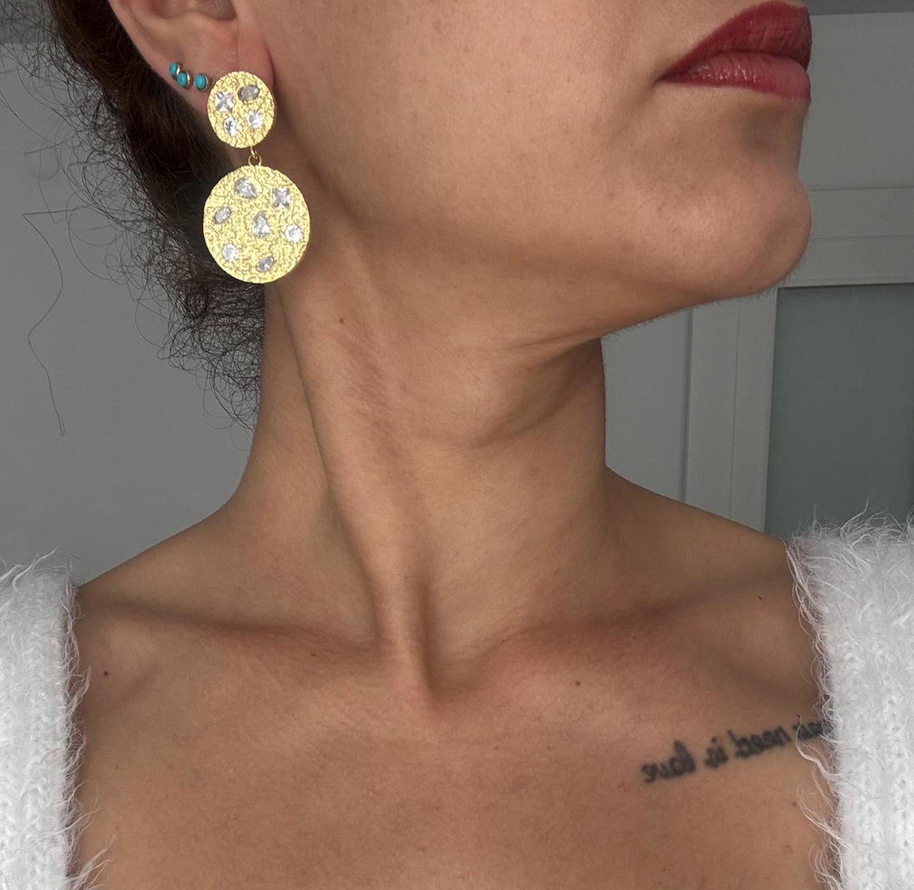 Zirkon Taşlı Yuvarlak Döküm Küpe