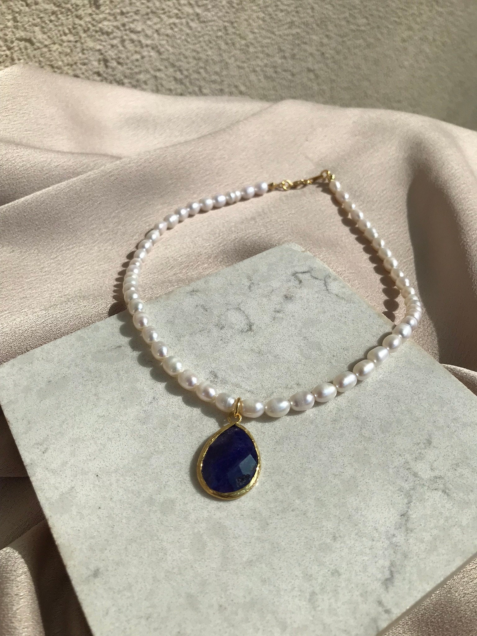 İnci Dizi Damla Kesim Safir Kolye