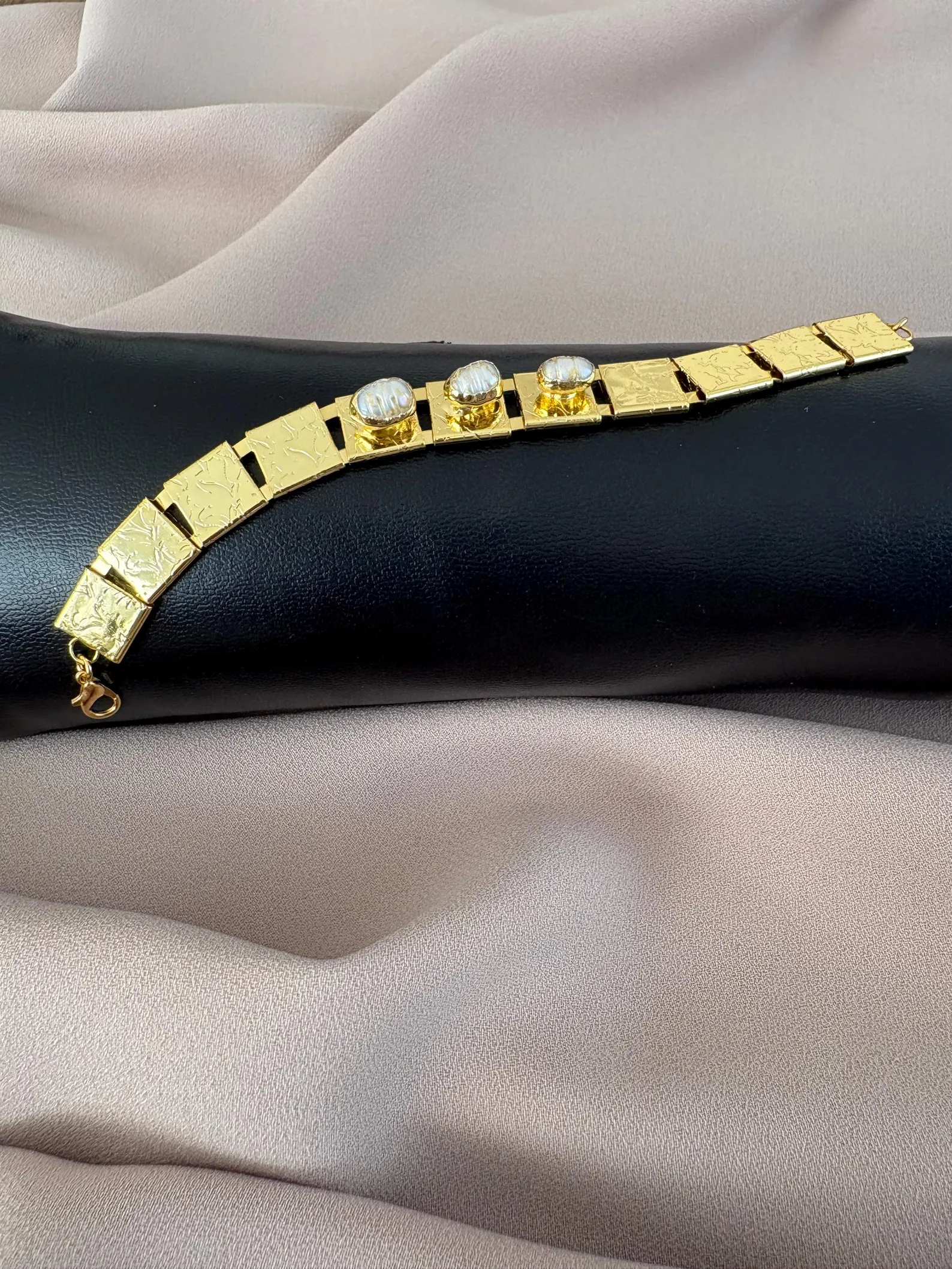 Üç İnci Saat Kayışı El Yapımı Bilezik