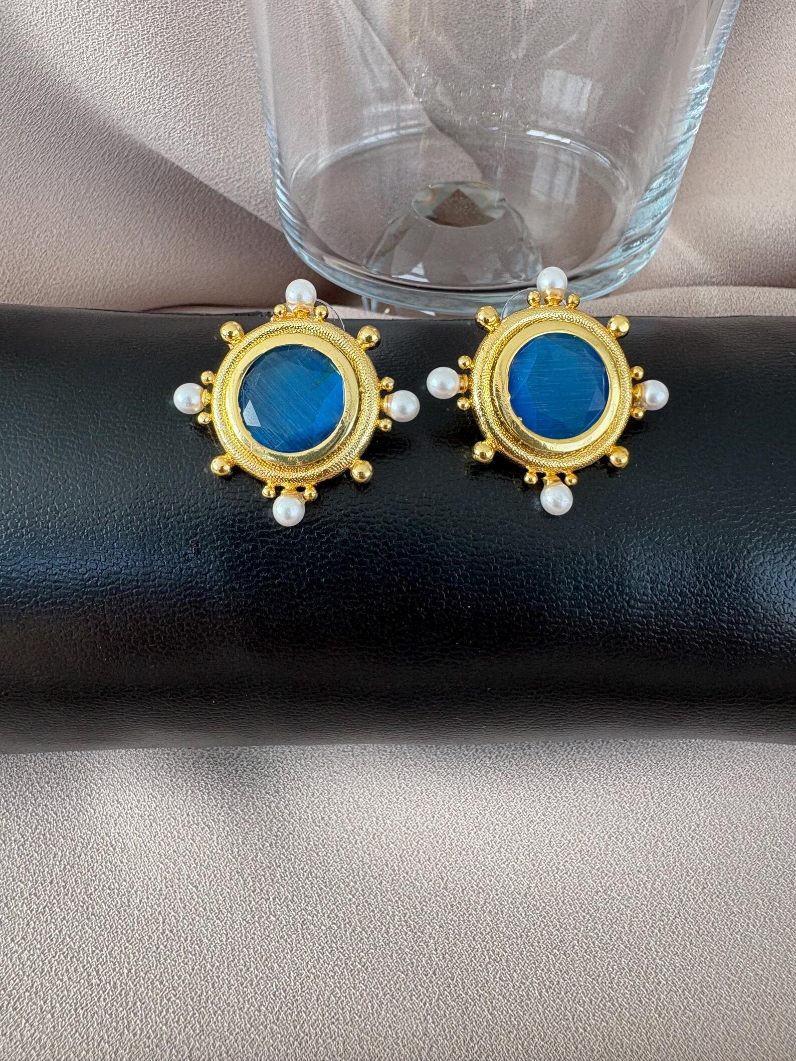 Vintage Tasarım Kedi Gözü Taşı Küpeler