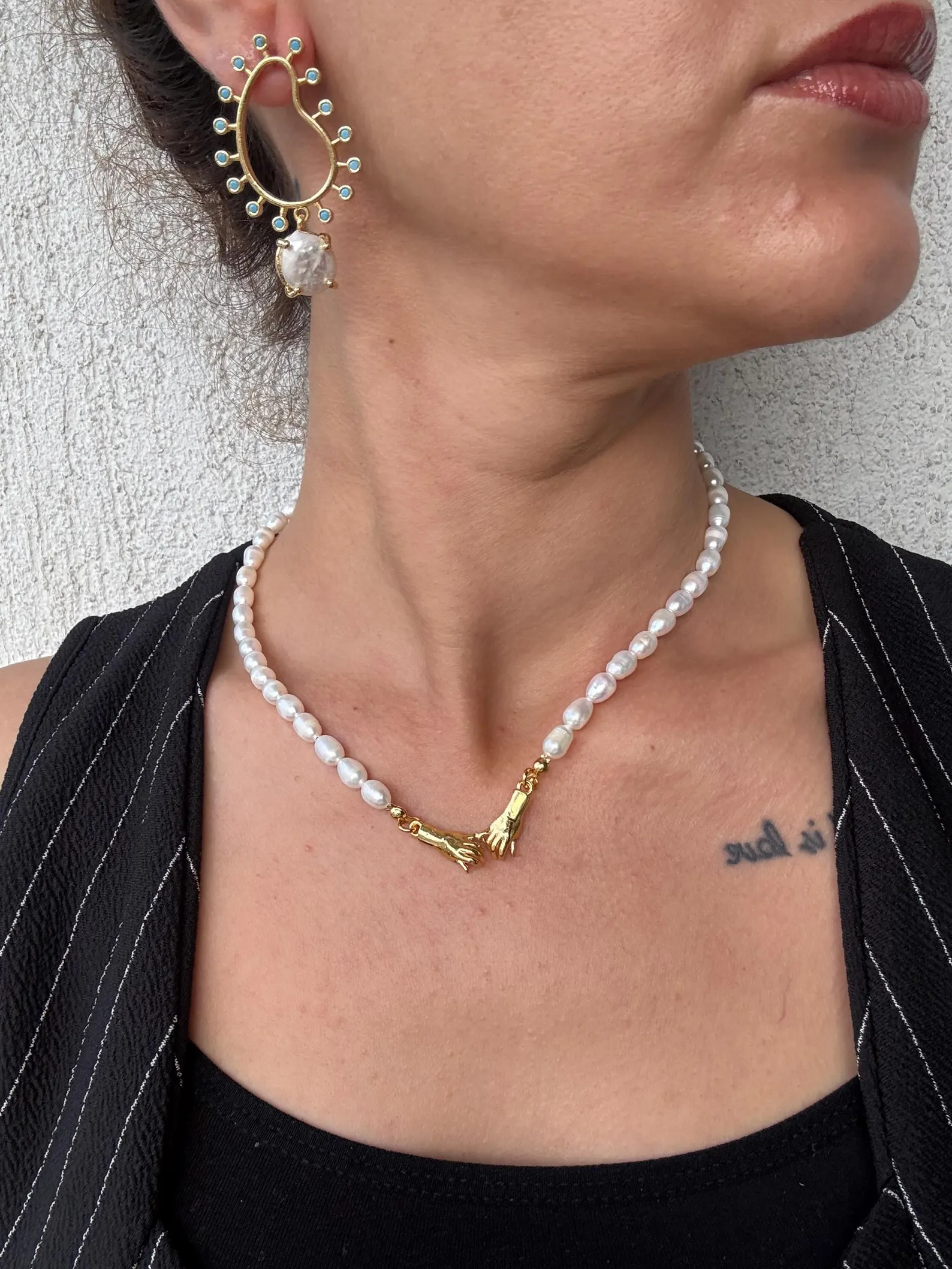 Zamansız Zirkon Taşlı İnci Küpeler