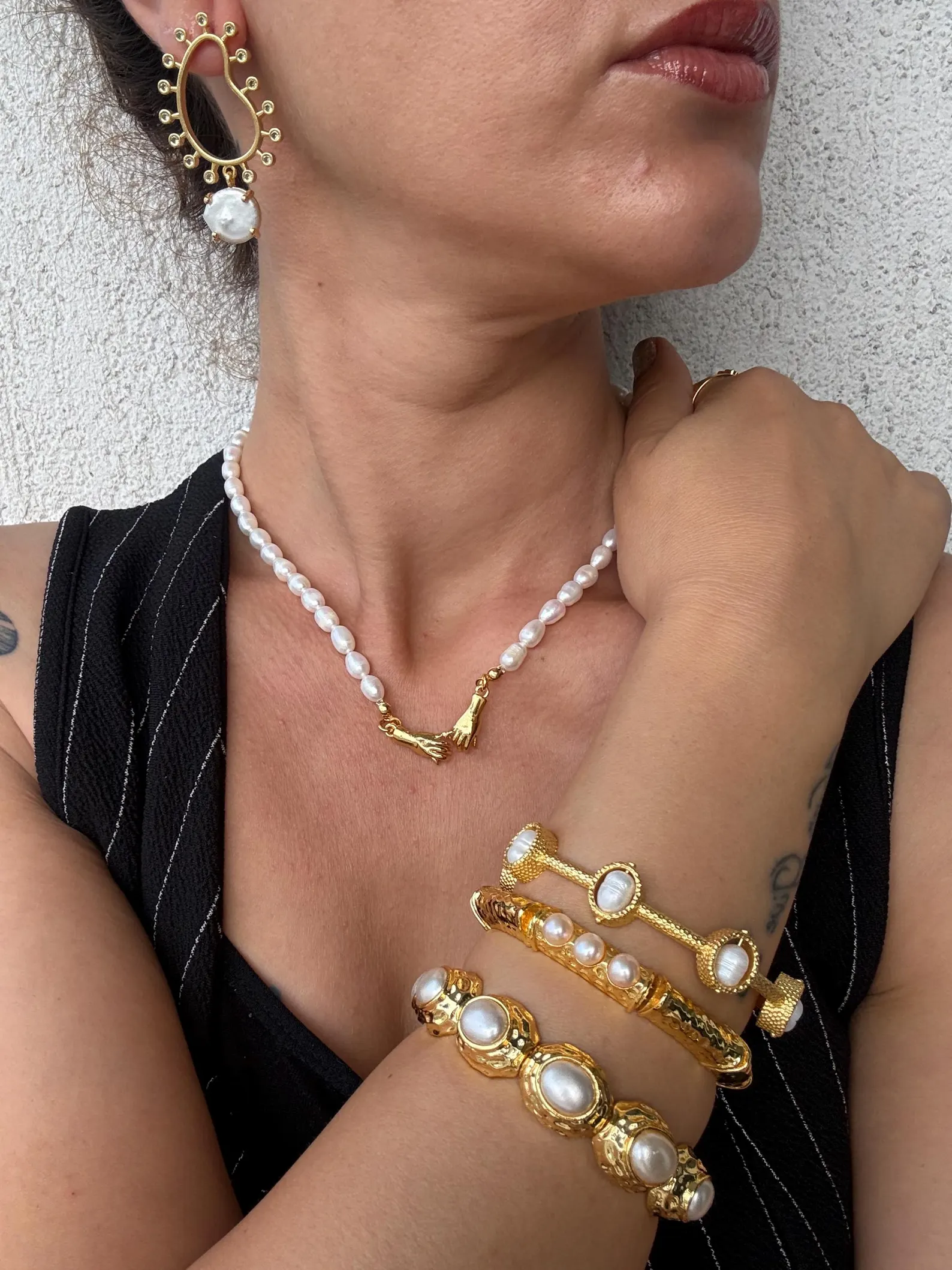 Zamansız Zirkon Taşlı İnci Küpeler