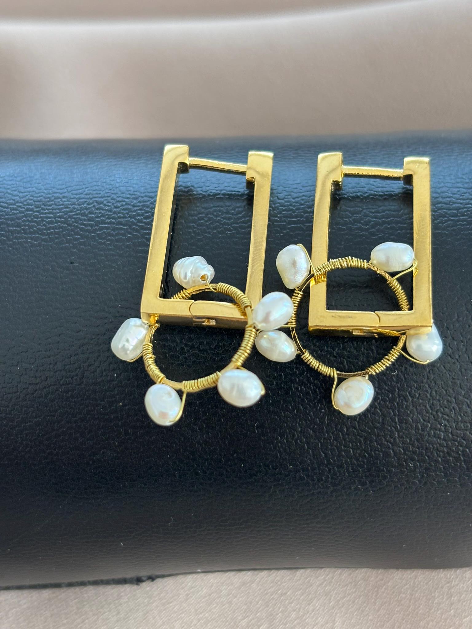 Dikdörtgen Model Halka İnci Küpe