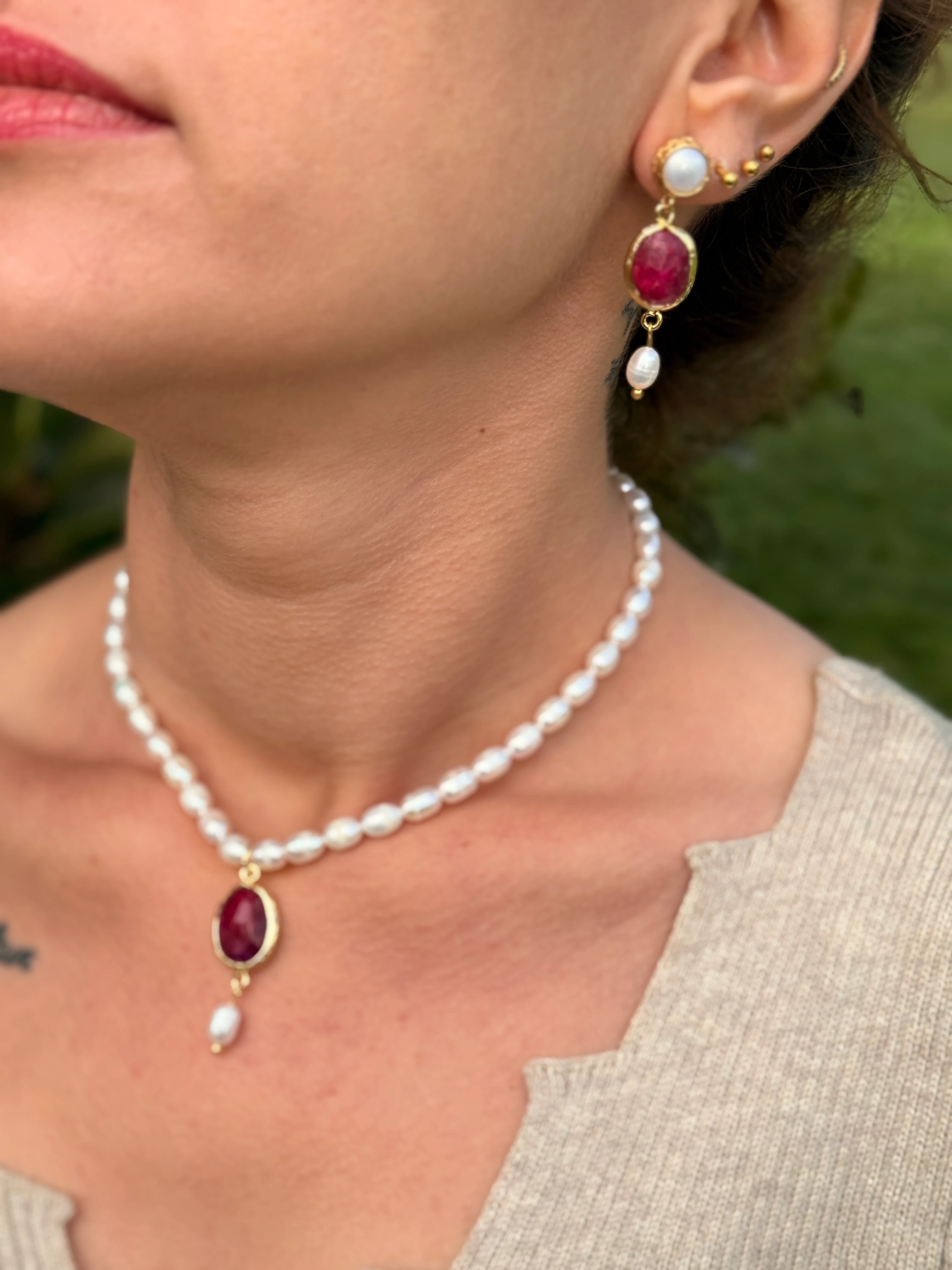 İnci Dizi Oval Yakut Set