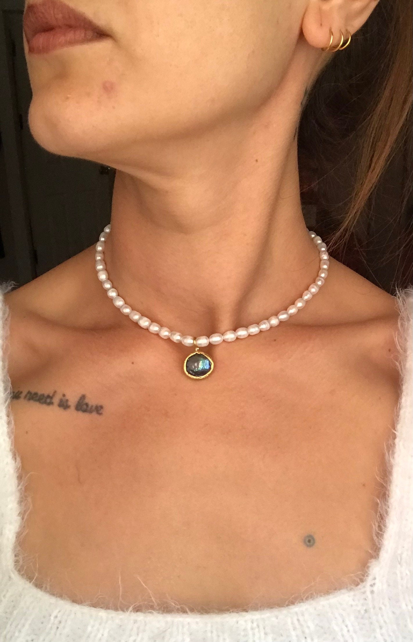 NEW ! Black and White Pearl Necklace