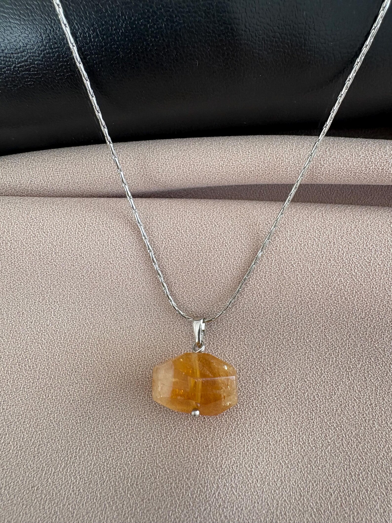  Doğal Sitrin Taşlı Kare Zincir Kolyeler