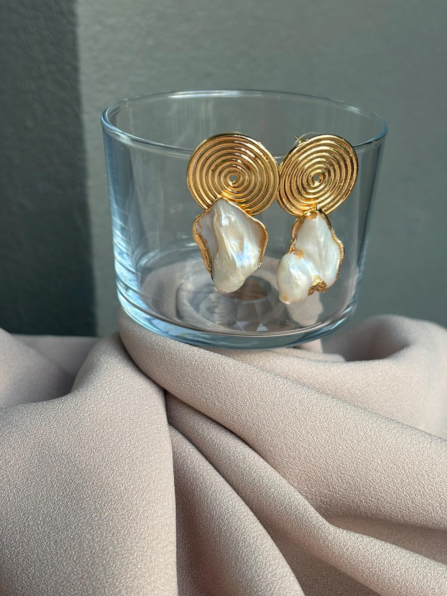 Kemik İnci Spiral Küpe